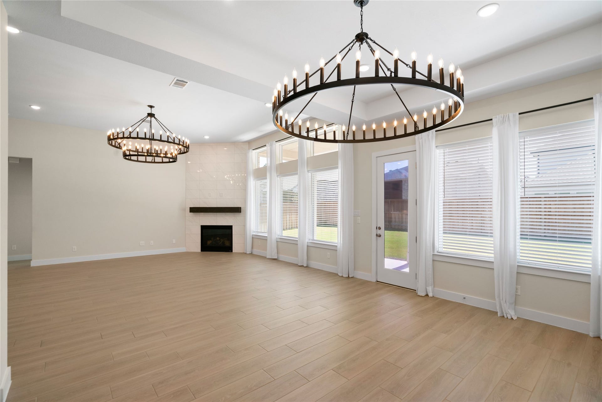 28058 Willow Glen Drive, Spring, TX 77386 28058 Willow Glen Drive, Spring, TX 77386