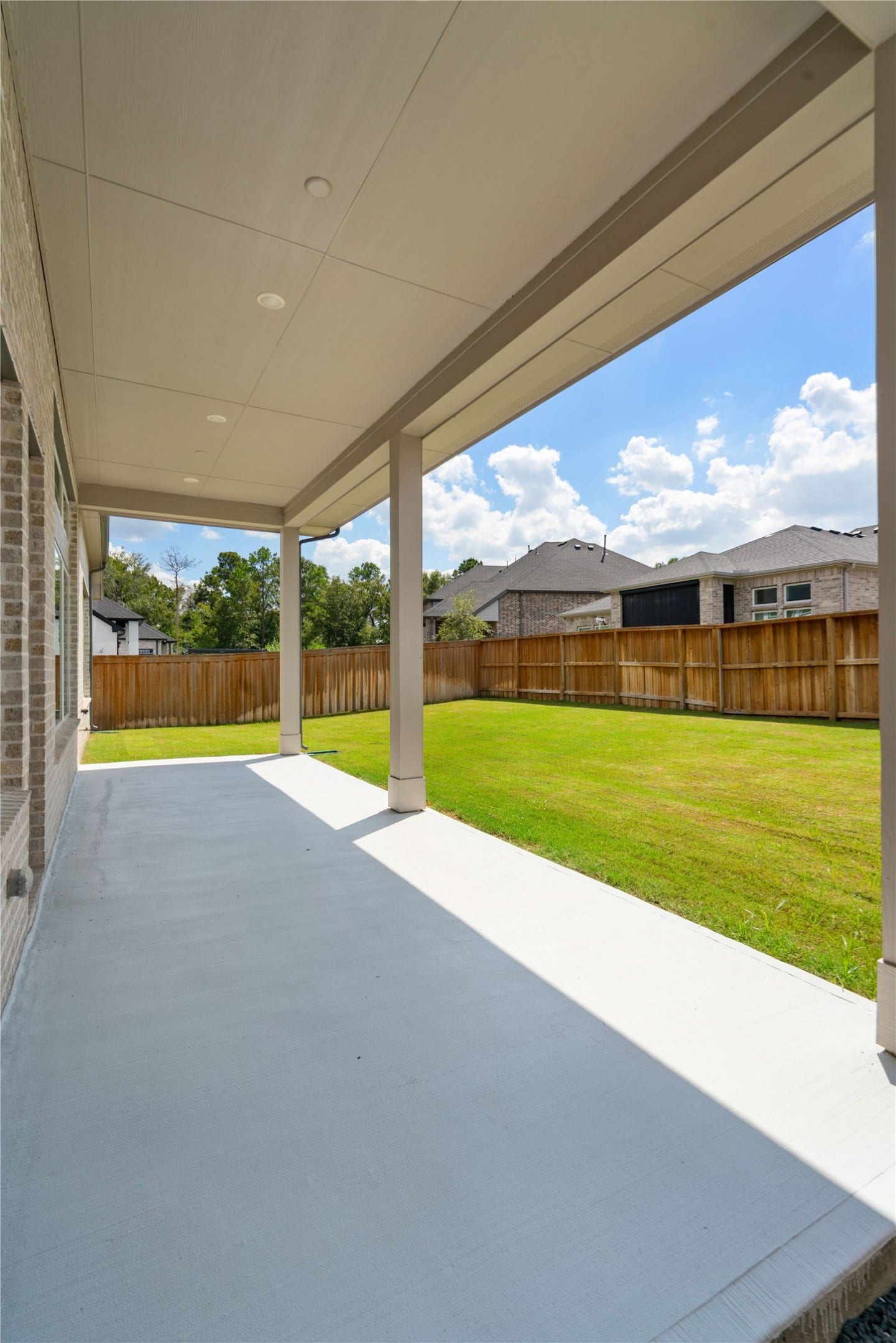 28058 Willow Glen Drive, Spring, TX 77386 Covered back patio.