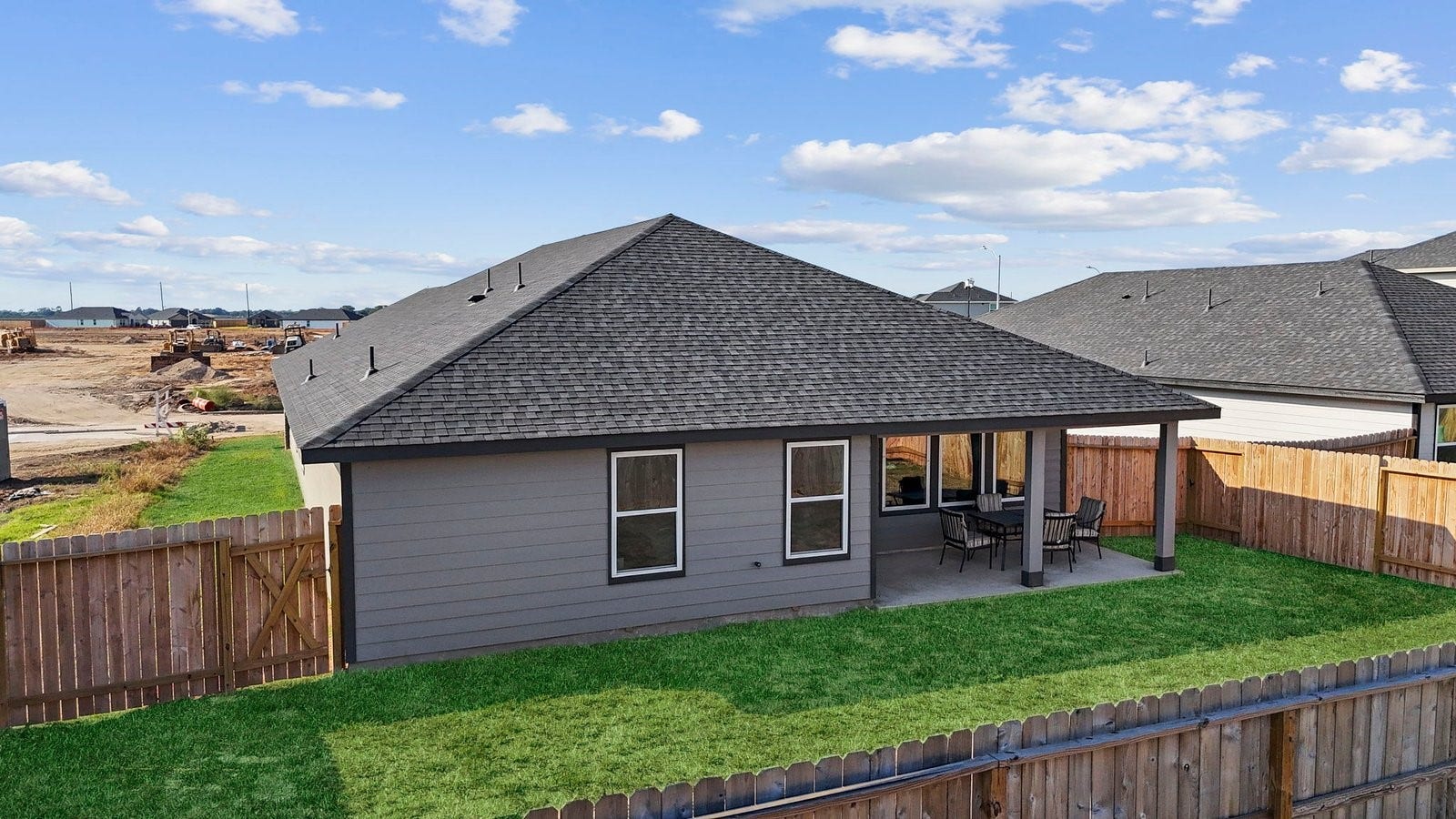 5015 Lemon Grove Drive, Rosenberg, TX 77469 *Images and 3D tour are for illustration only and options may vary from home as built.