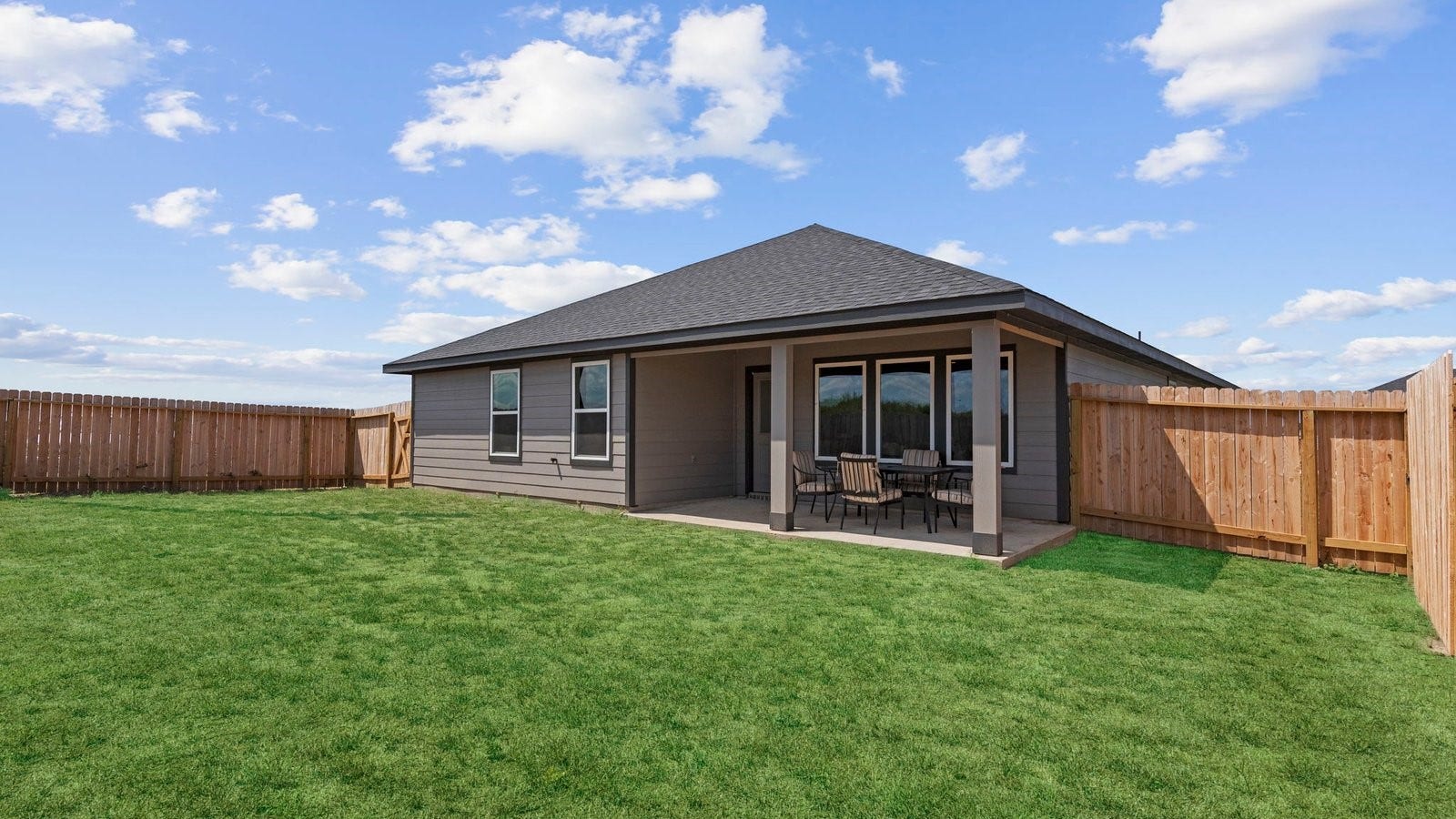 5015 Lemon Grove Drive, Rosenberg, TX 77469 *Images and 3D tour are for illustration only and options may vary from home as built.