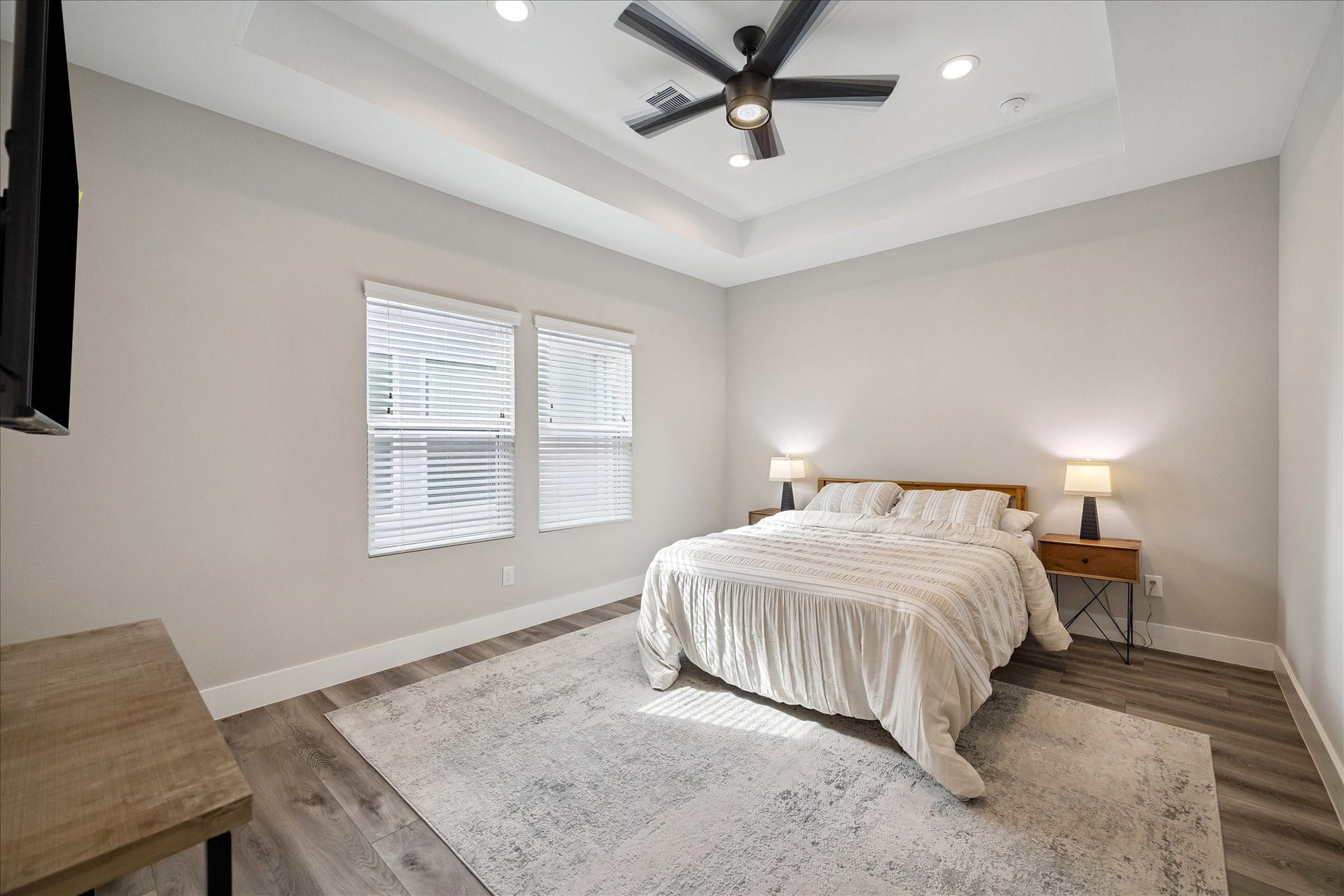1193 W Tidwell Road, Houston, TX 77091 Primary bedroom