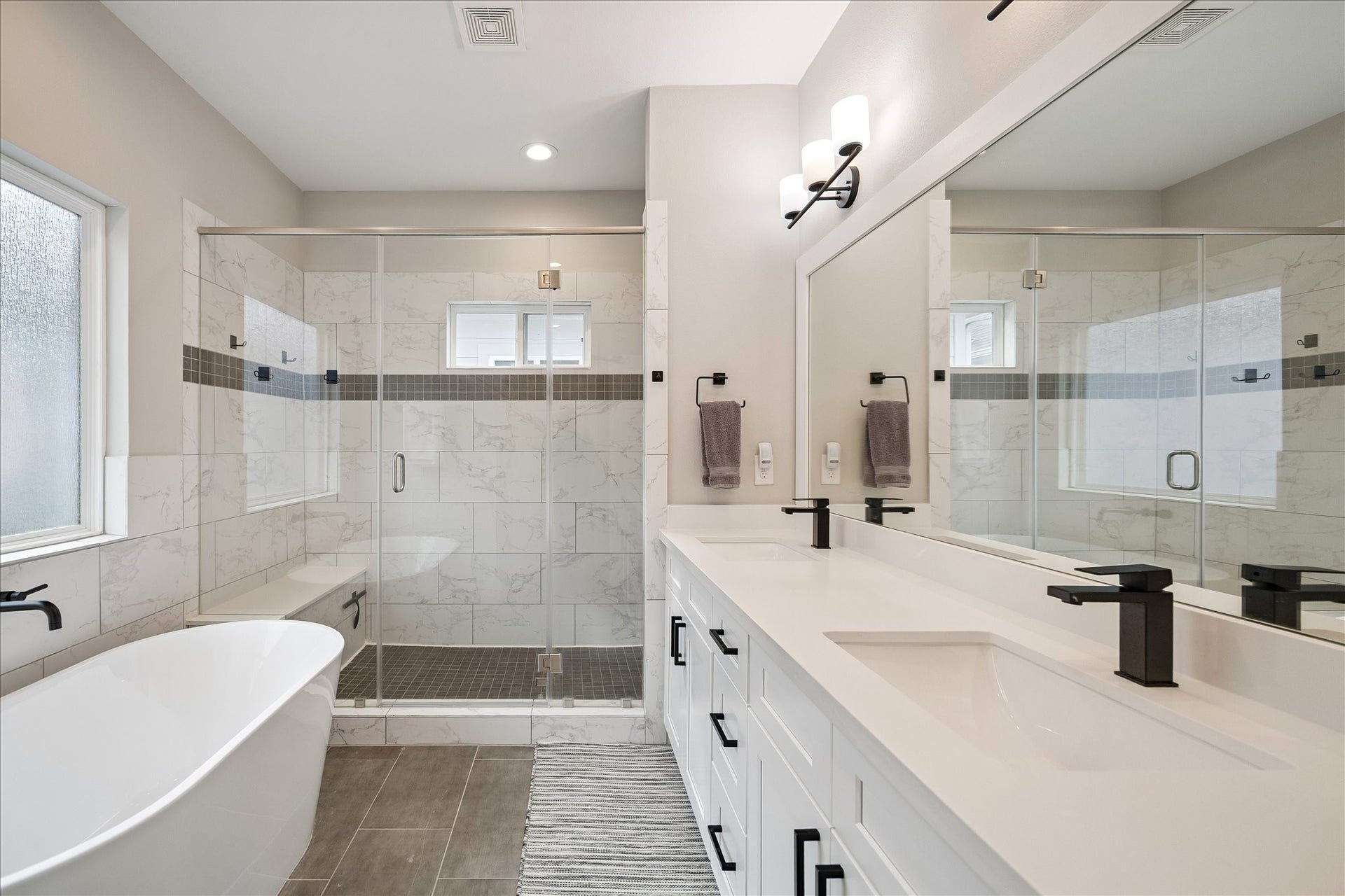 1193 W Tidwell Road, Houston, TX 77091 Primary bath