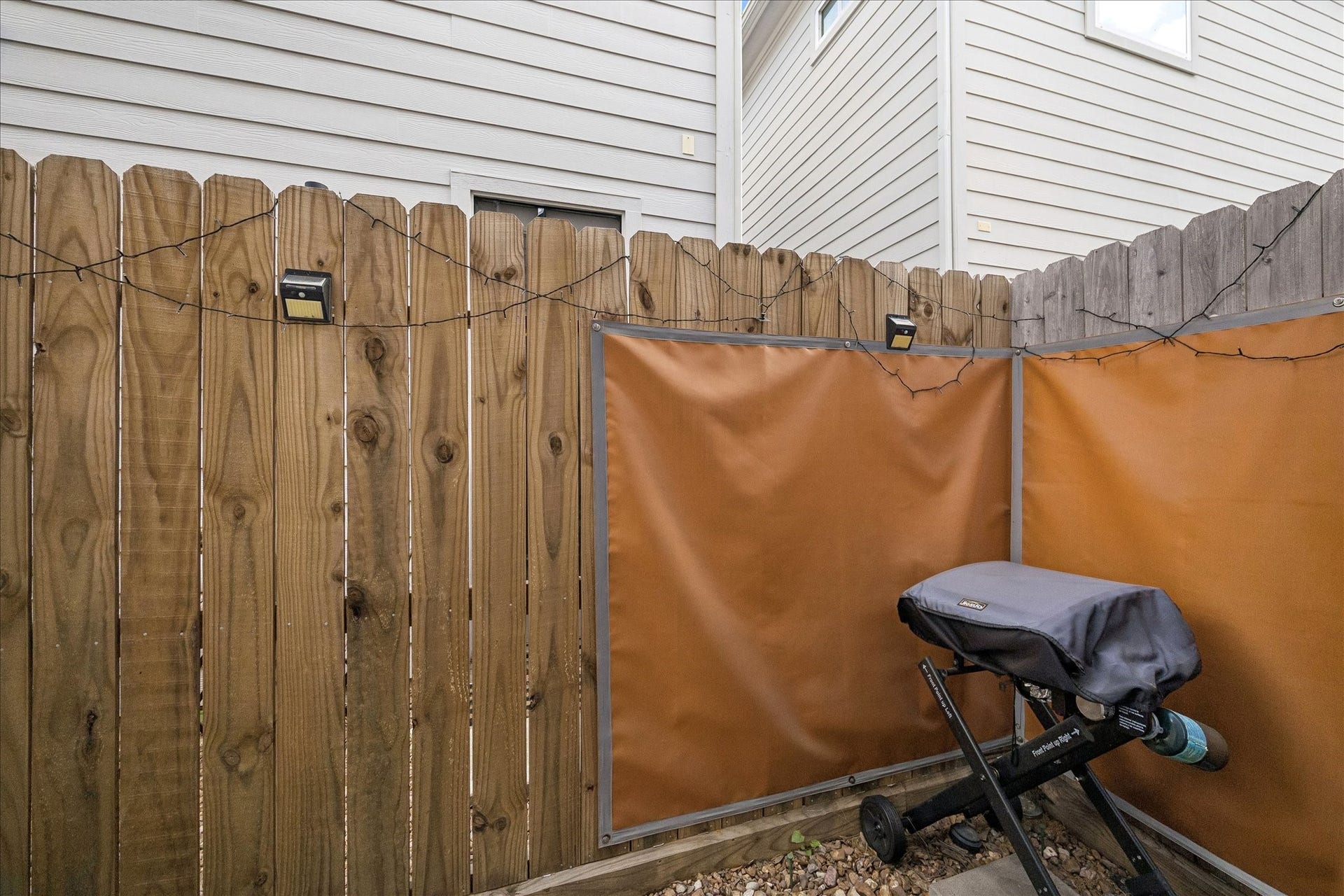 1193 W Tidwell Road, Houston, TX 77091 Room for grilling