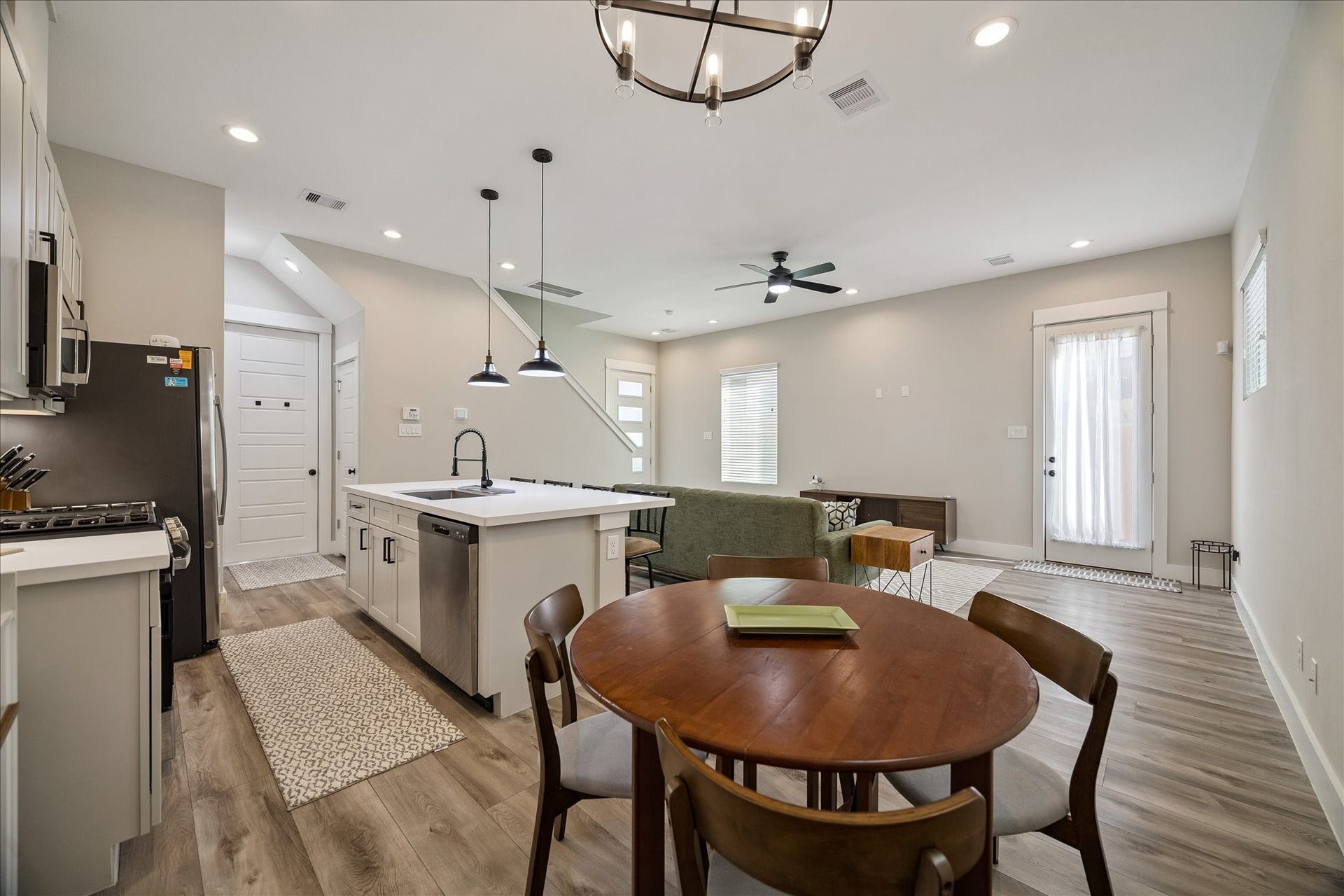 1193 W Tidwell Road, Houston, TX 77091 1193 W Tidwell Road, Houston, TX 77091