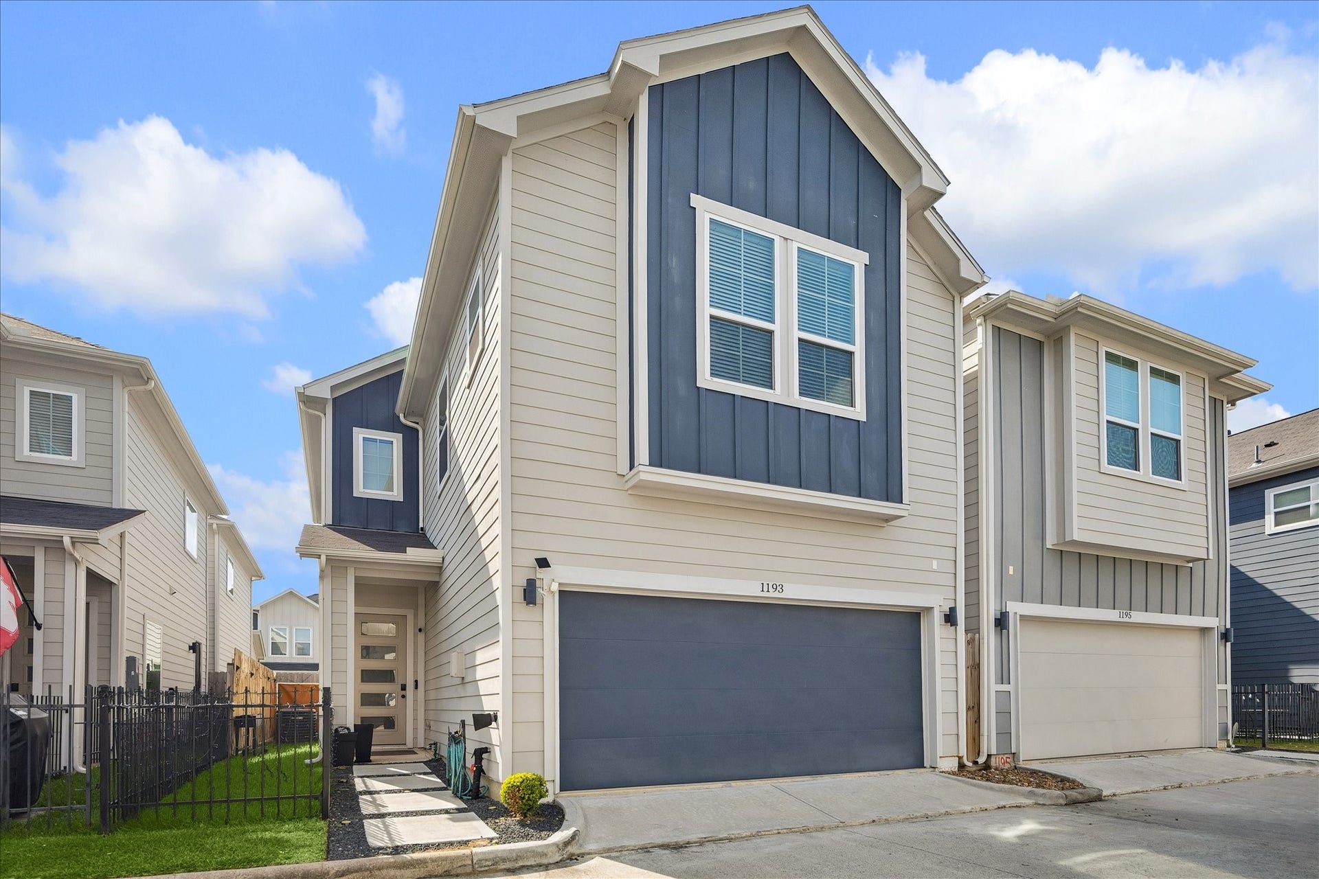 1193 W Tidwell Road, Houston, TX 77091 Complete with GENERATOR & Furnished!