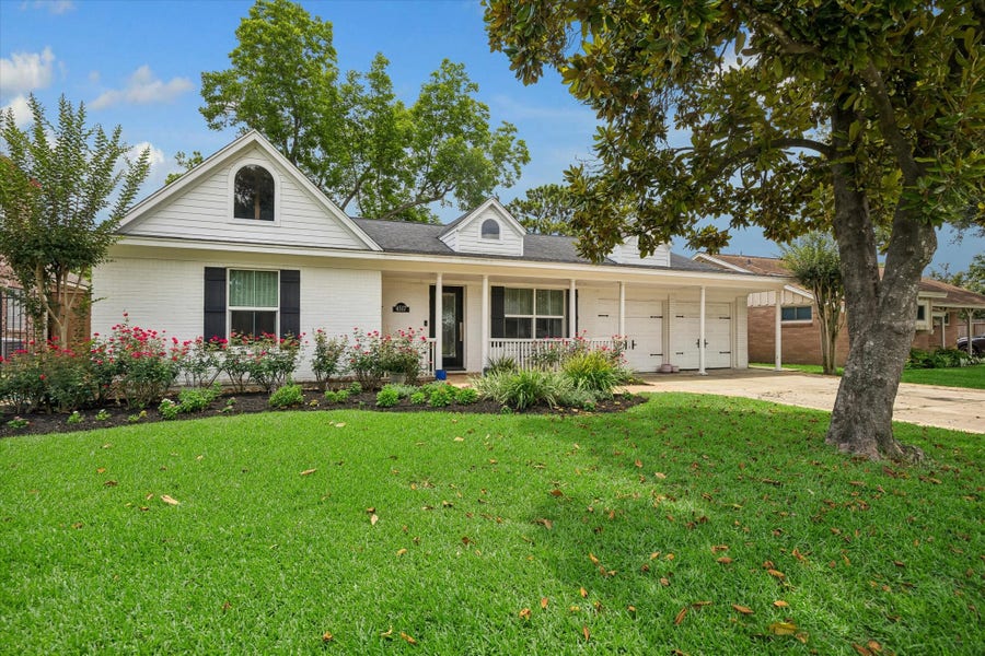 Property photo for 4517 Mimosa Drive, Bellaire, TX
