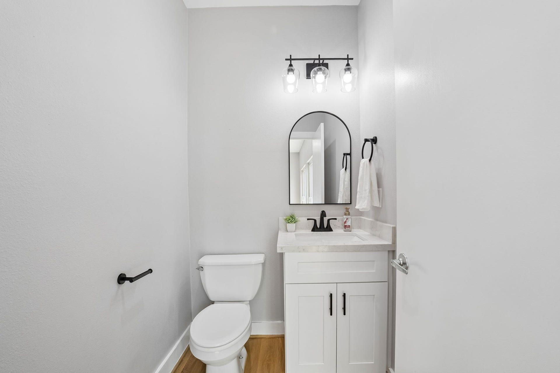 1614 Bonner Street, Houston, TX 77007 1614 Bonner Street, Houston, TX 77007