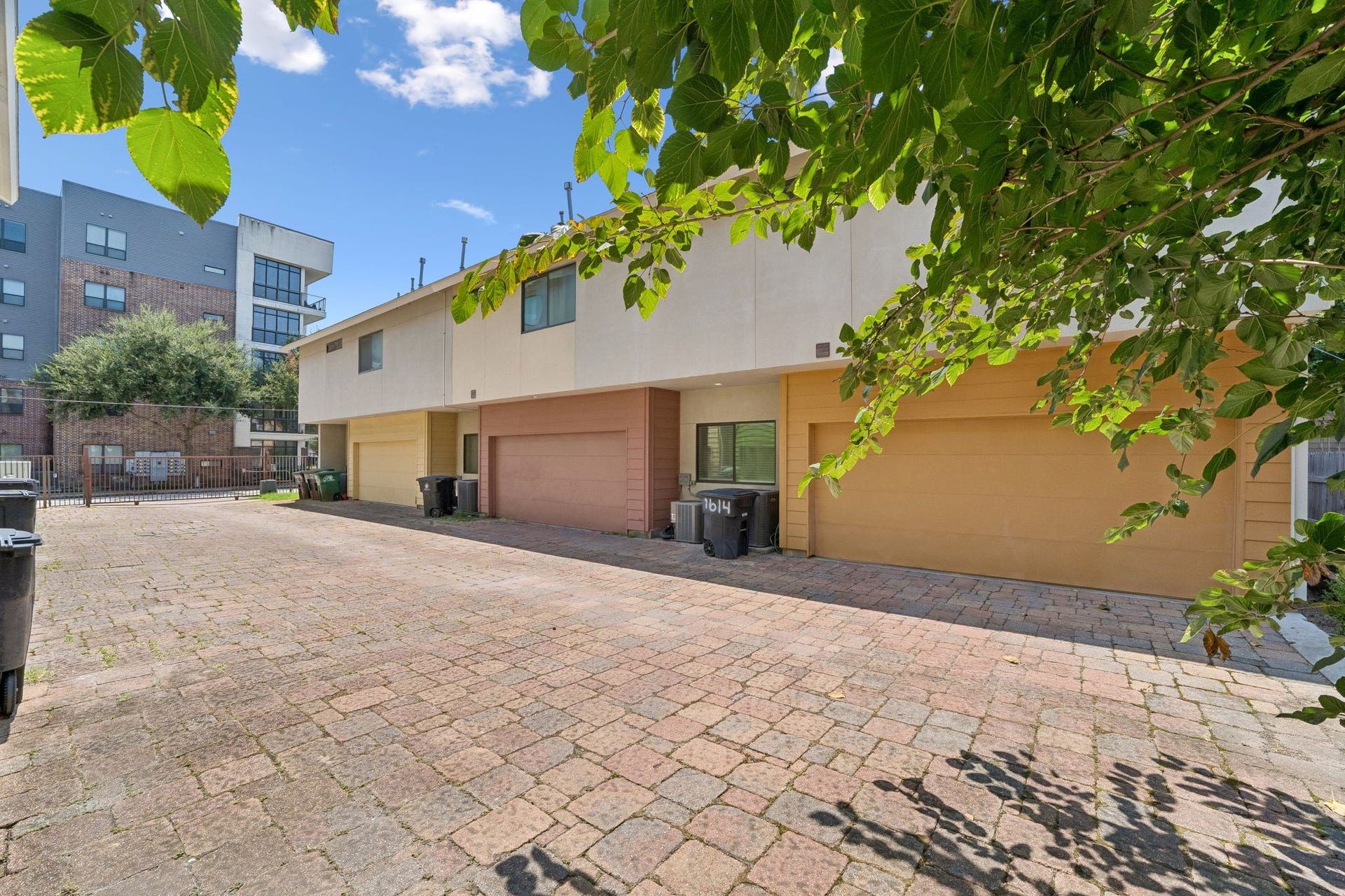 1614 Bonner Street, Houston, TX 77007 1614 Bonner Street, Houston, TX 77007