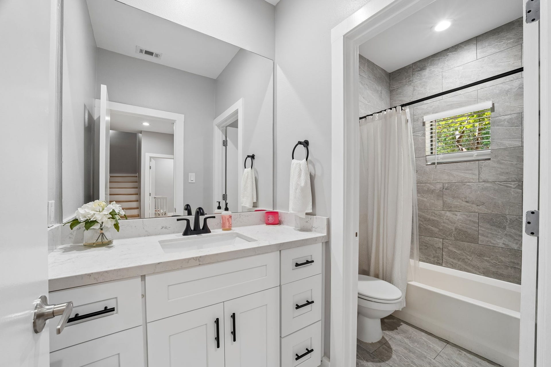 1614 Bonner Street, Houston, TX 77007 1614 Bonner Street, Houston, TX 77007