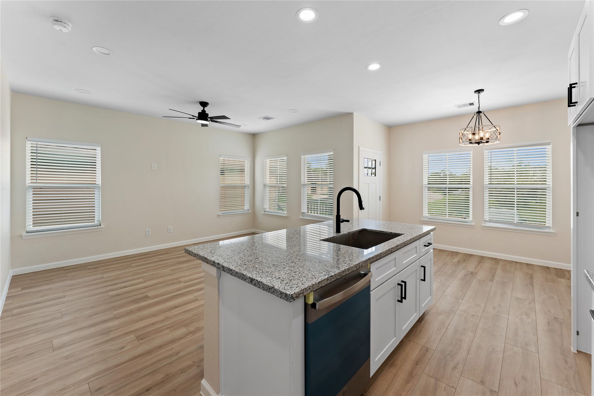 5323 Groveton Street, Houston, TX 77033 5323 Groveton Street, Houston, TX 77033