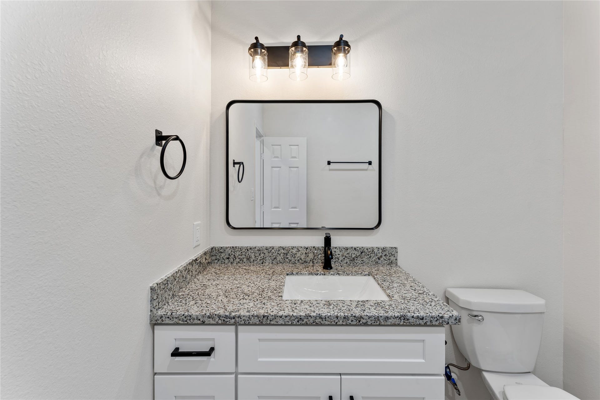 5323 Groveton Street, Houston, TX 77033 5323 Groveton Street, Houston, TX 77033