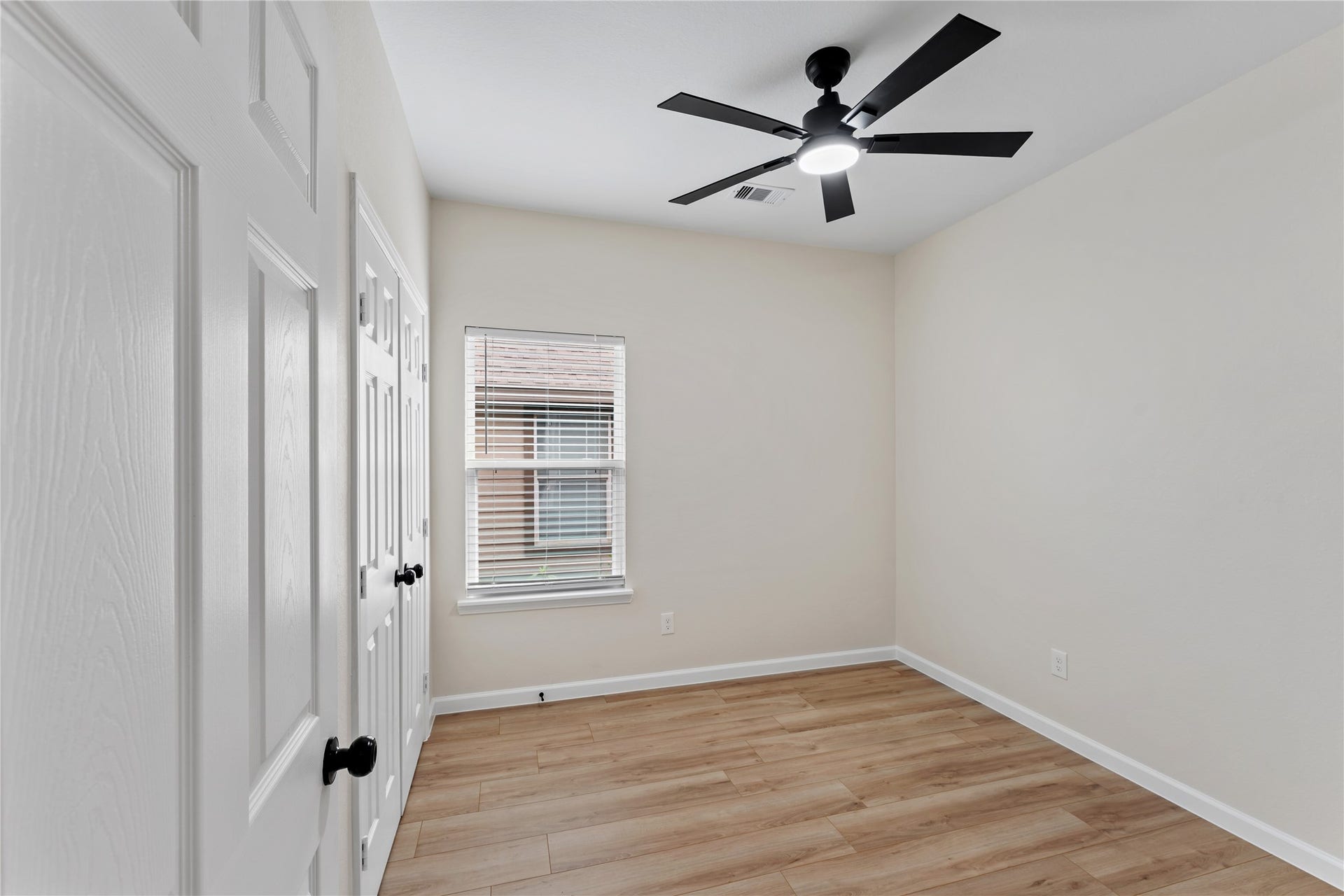 5323 Groveton Street, Houston, TX 77033 5323 Groveton Street, Houston, TX 77033