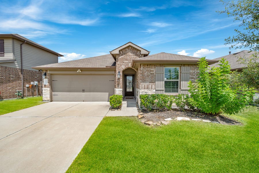 Property photo for 7543 Highland Chase Drive, Richmond, TX
