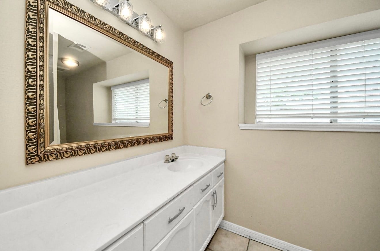 223 W New Meadows Drive, Sugar Land, TX 77479 223 W New Meadows Drive, Sugar Land, TX 77479