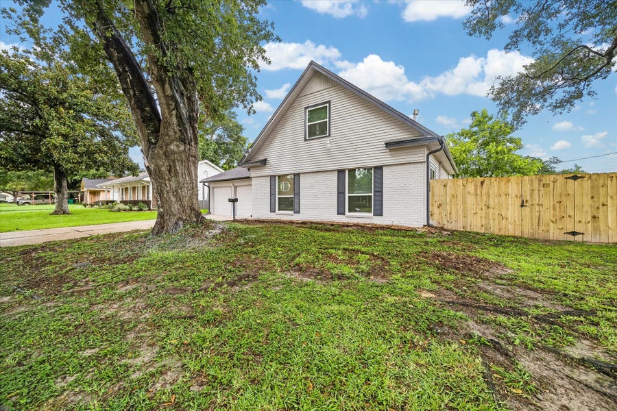Property photo for 4114 Hill Oak Drive, Houston, TX