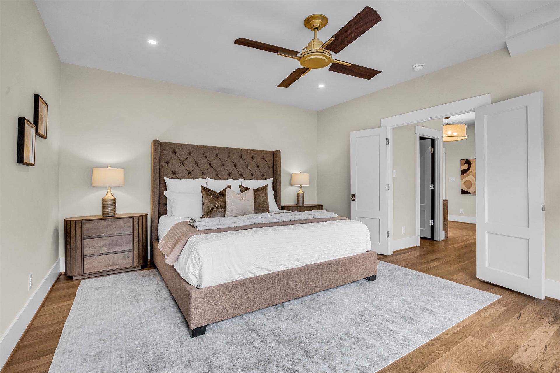 2602 Whitney Street, Houston, TX 77006 Primary Bedroom