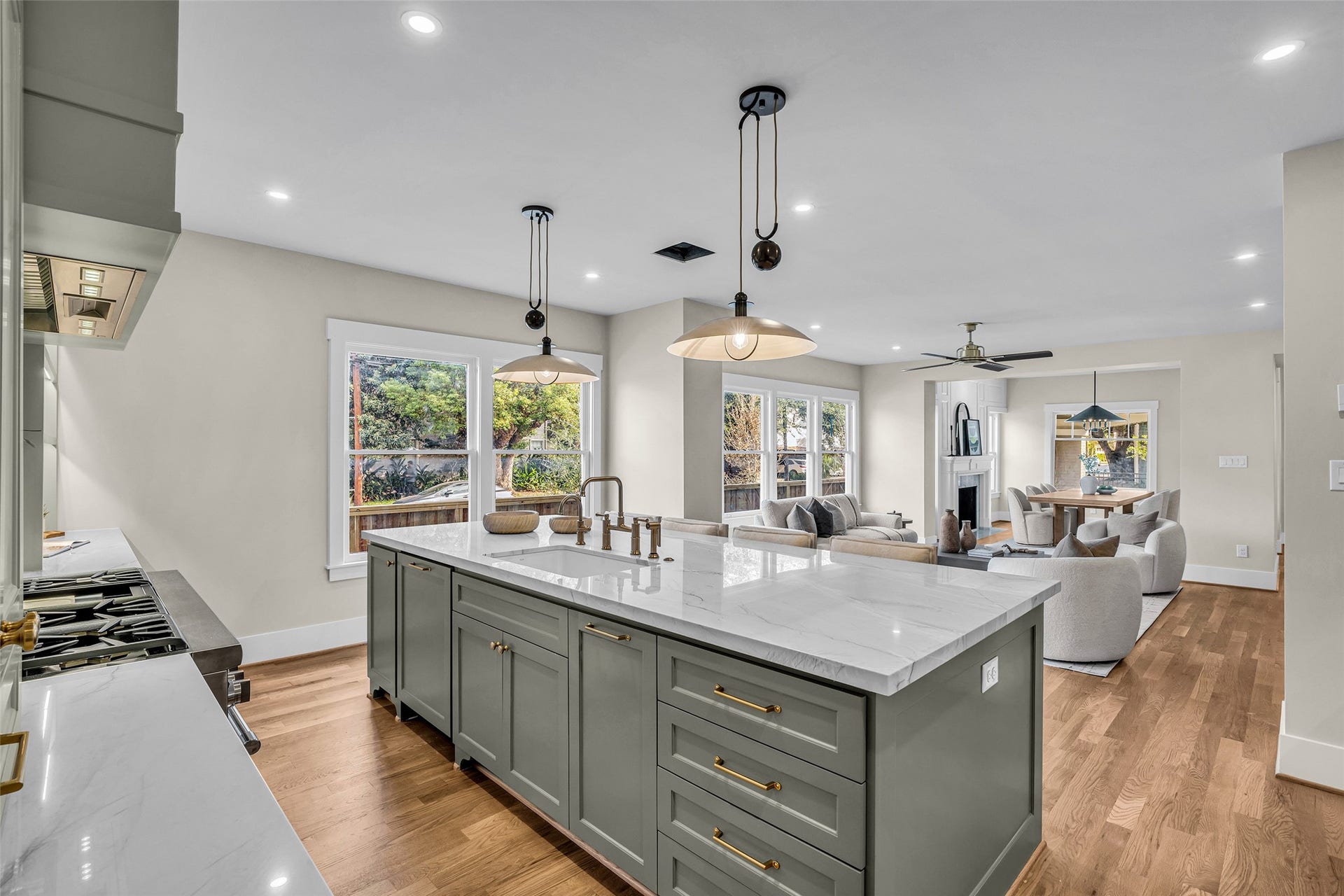 2602 Whitney Street, Houston, TX 77006 2602 Whitney Street, Houston, TX 77006