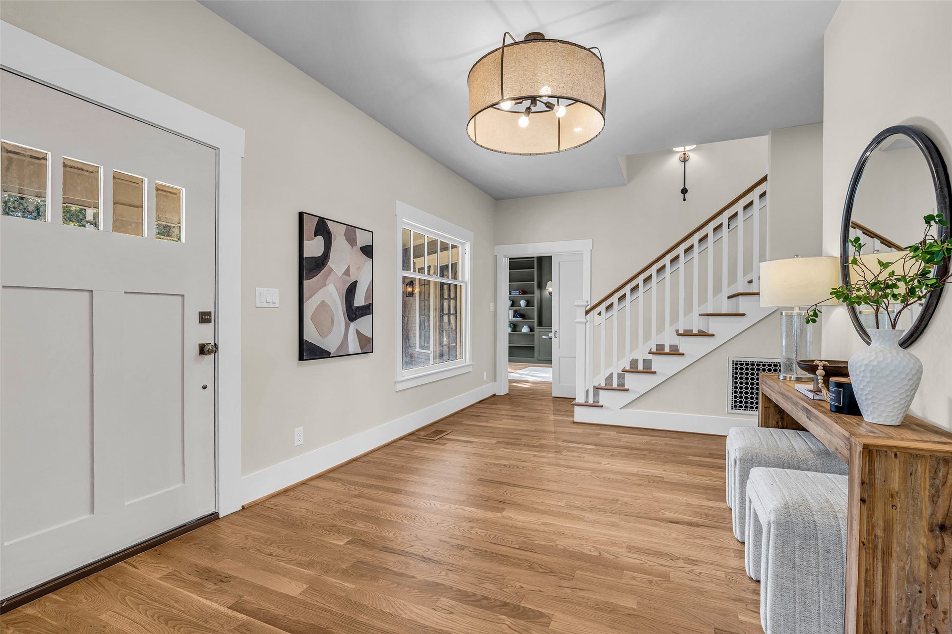 2602 Whitney Street, Houston, TX 77006 Grand Entrance