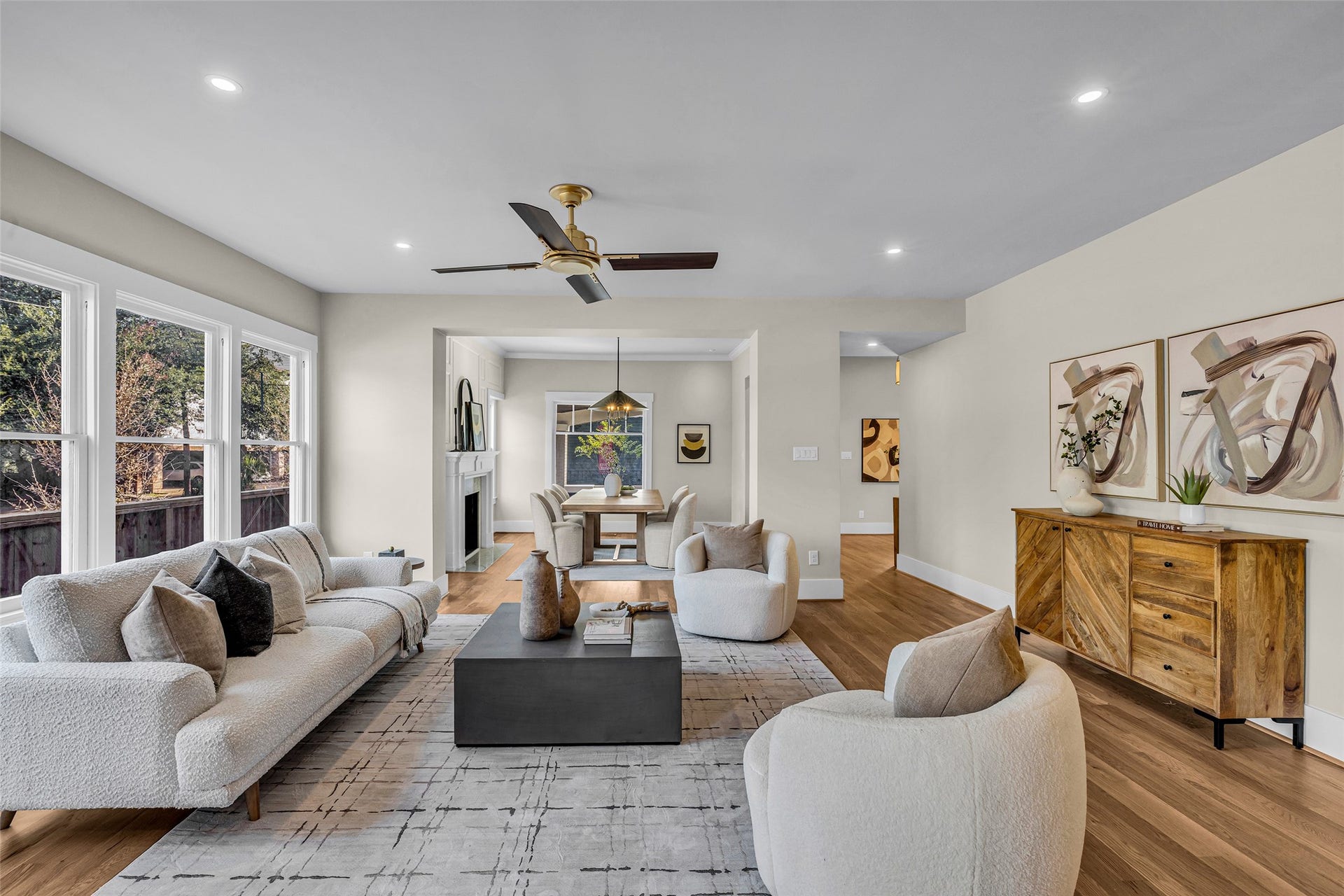 2602 Whitney Street, Houston, TX 77006 Family Room