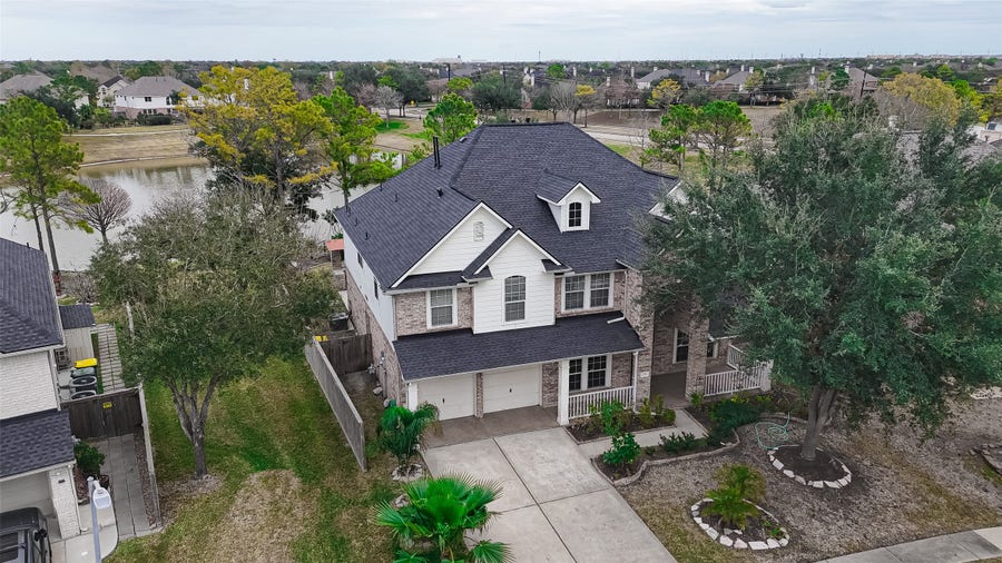 Property photo for 2211 Signal Hill Drive, Pearland, TX