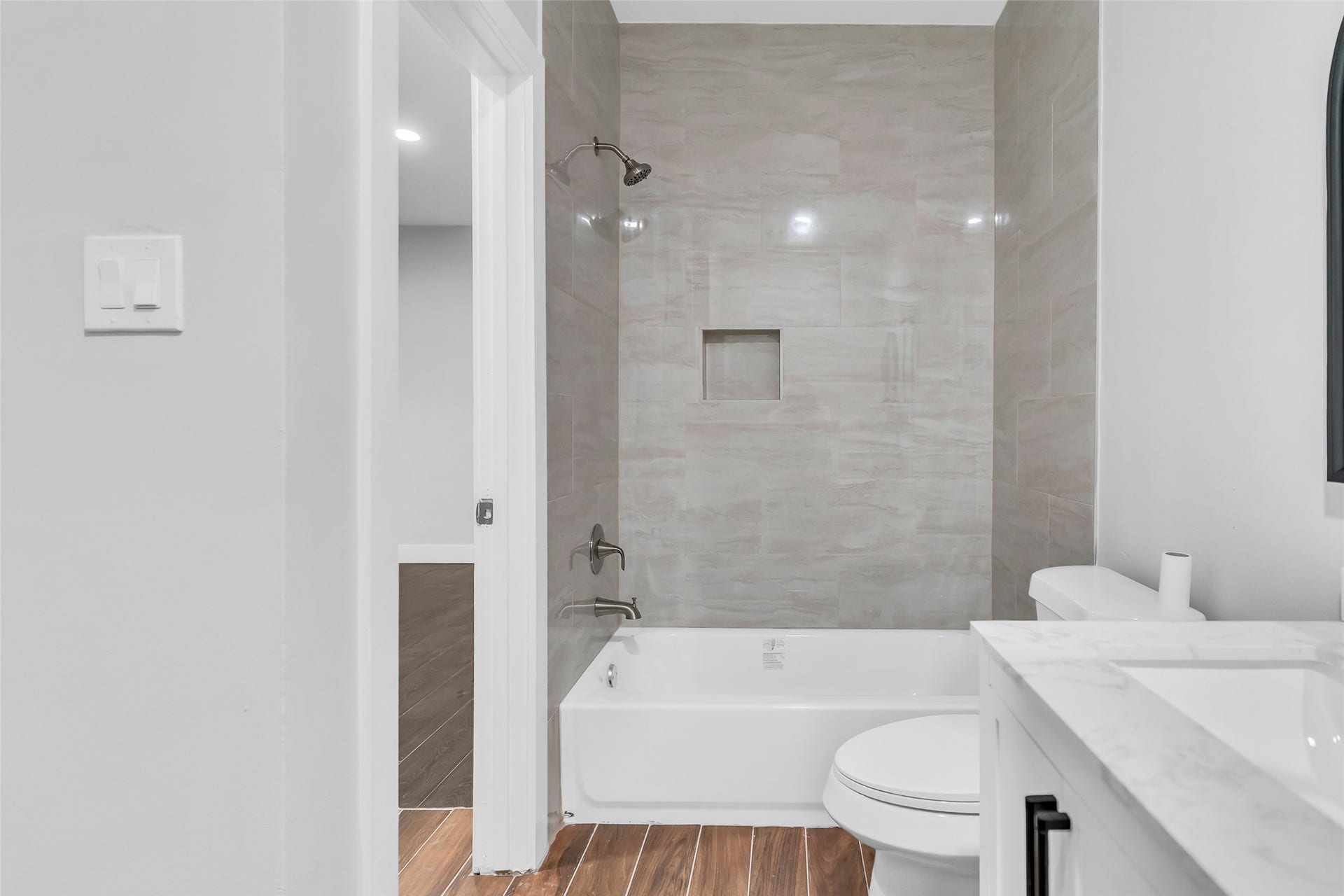 8100 Cambridge Street, #125, Houston, TX 77054 8100 Cambridge Street, #125, Houston, TX 77054