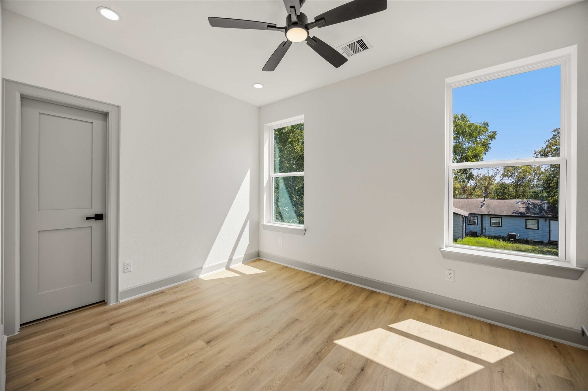 5218 Higgins Street, #A/B, Houston, TX 77033