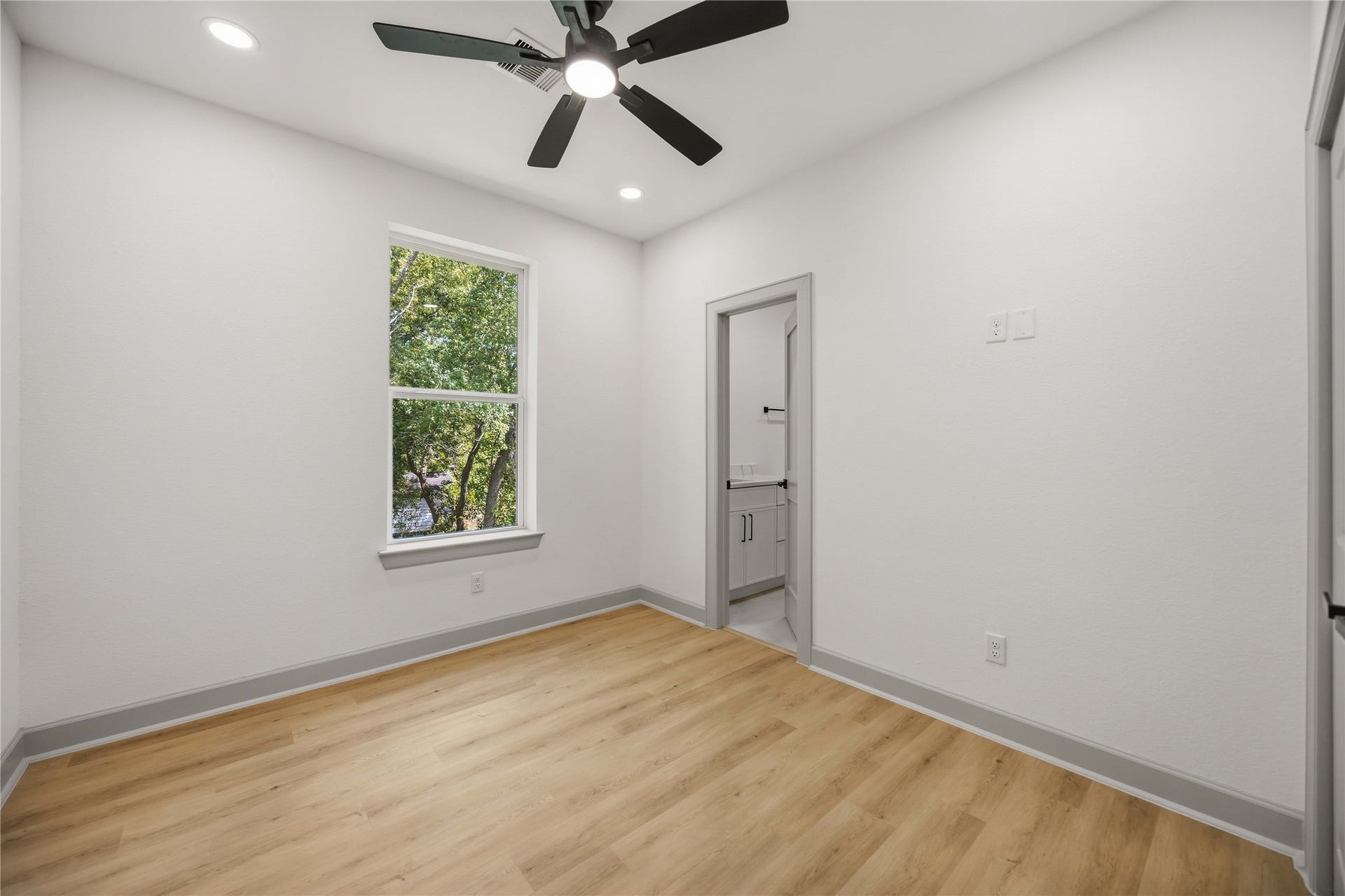 5218 Higgins Street, #A/B, Houston, TX 77033