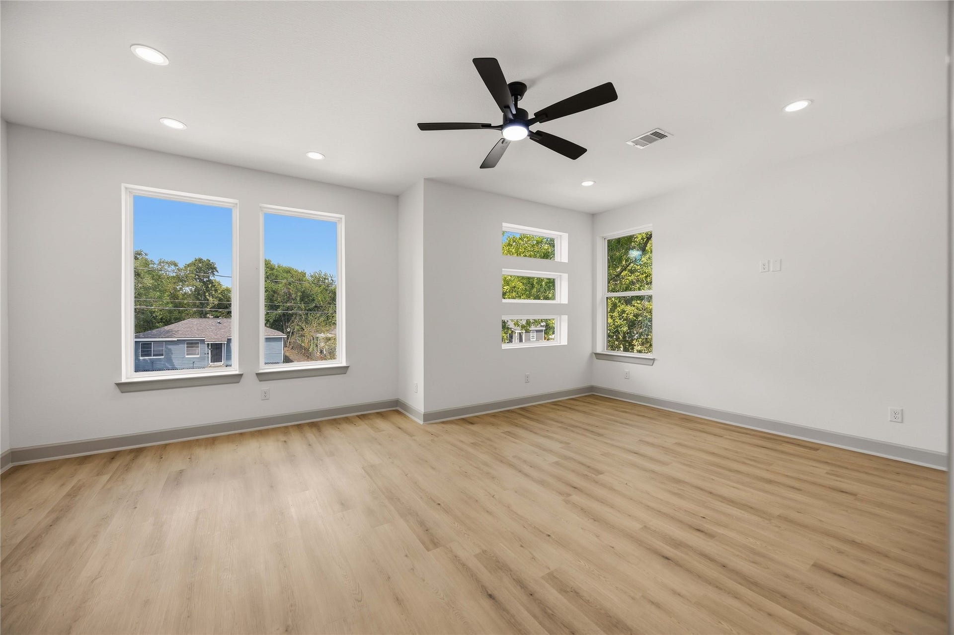 5218 Higgins Street, #A/B, Houston, TX 77033