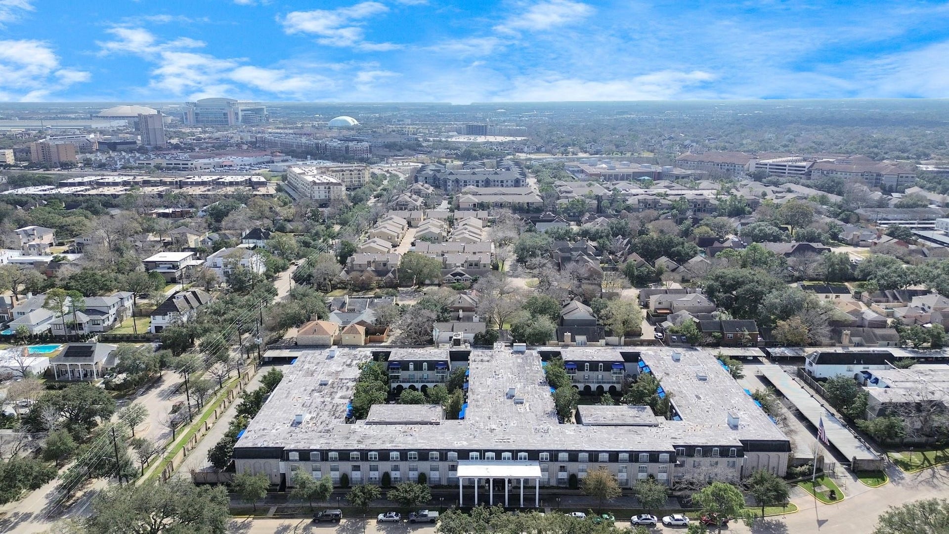 2601 Bellefontaine Street, #C104, Houston, TX 77025 Location is superb! Minutes from NRG, galleria, medical center.