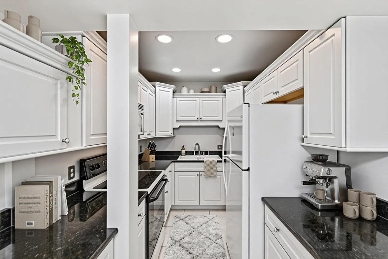 2601 Bellefontaine Street, #C104, Houston, TX 77025 2601 Bellefontaine Street, #C104, Houston, TX 77025