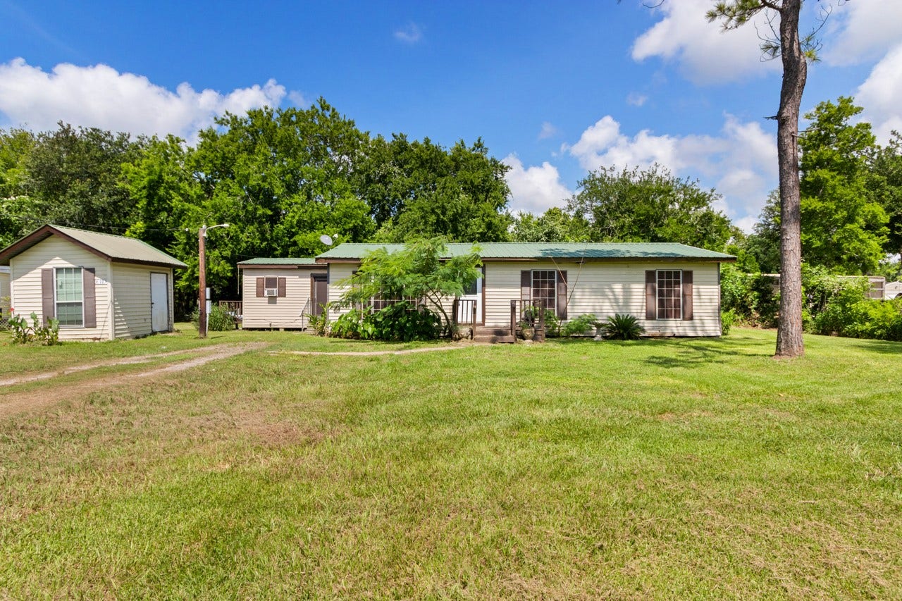 6119 Highland Road, Santa Fe, TX 77517 6119 Highland Road, Santa Fe, TX 77517