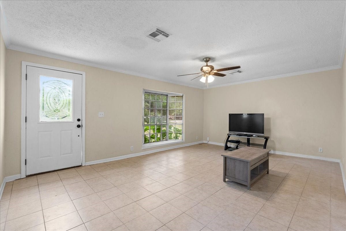 6119 Highland Road, Santa Fe, TX 77517 6119 Highland Road, Santa Fe, TX 77517