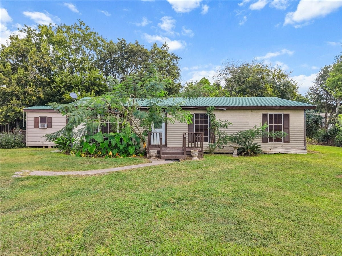 6119 Highland Road, Santa Fe, TX 77517 6119 Highland Road, Santa Fe, TX 77517