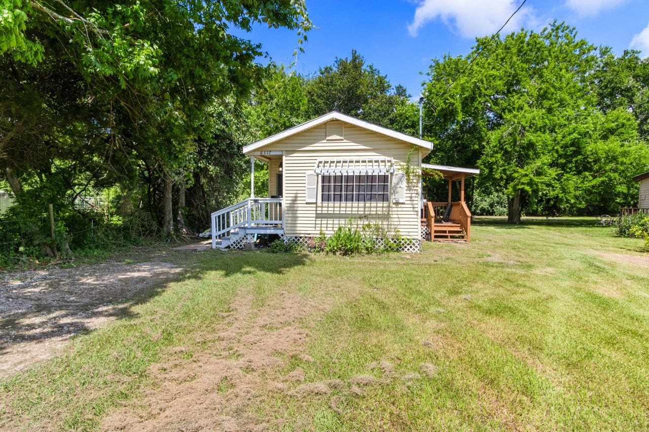 6119 Highland Road, Santa Fe, TX 77517 6119 Highland Road, Santa Fe, TX 77517