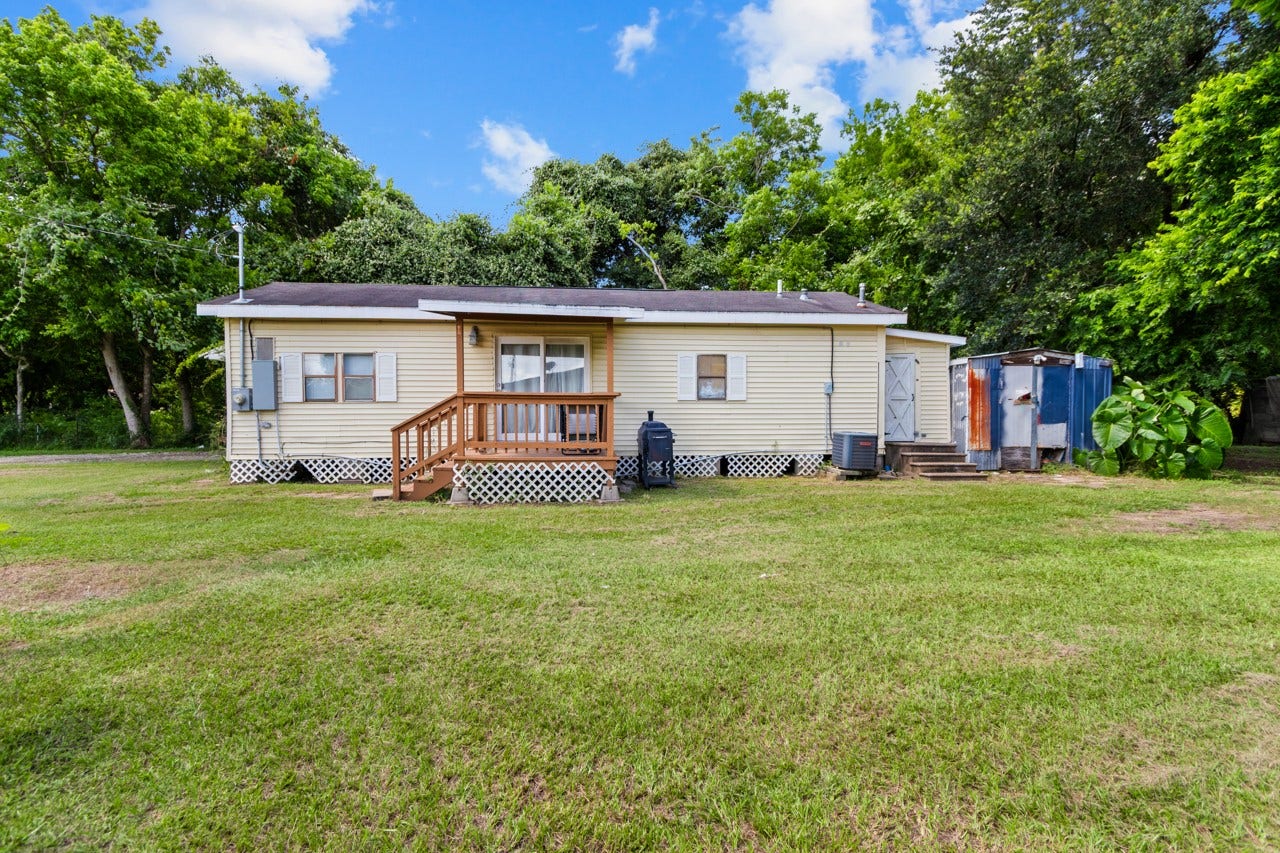 6119 Highland Road, Santa Fe, TX 77517 6119 Highland Road, Santa Fe, TX 77517