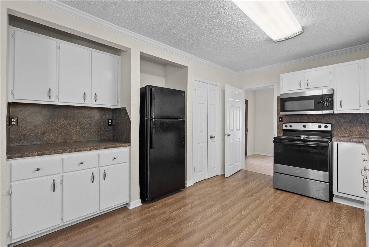 6119 Highland Road, Santa Fe, TX 77517 6119 Highland Road, Santa Fe, TX 77517
