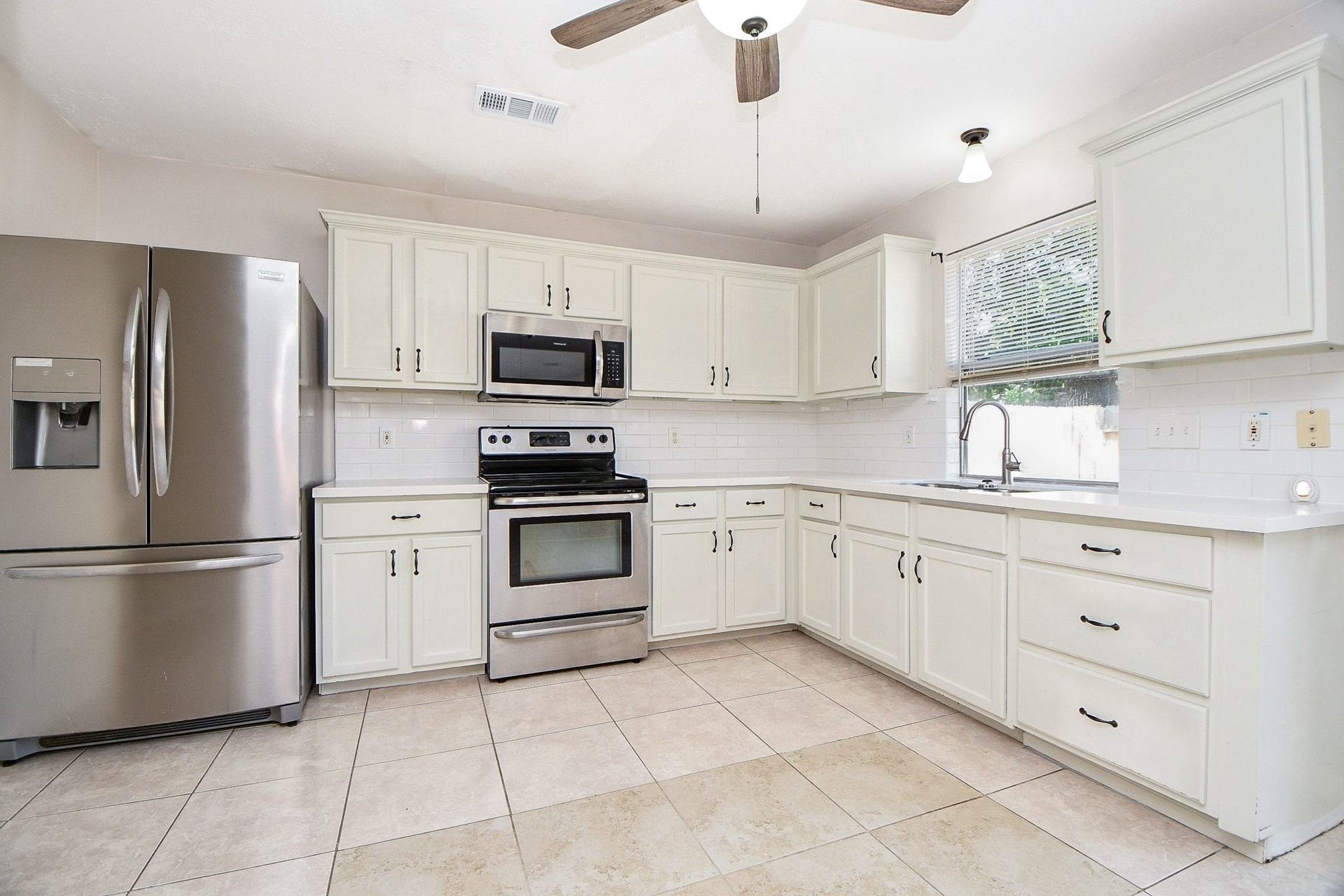 11811 Fossil Rock Lane, Houston, TX 77034 11811 Fossil Rock Lane, Houston, TX 77034