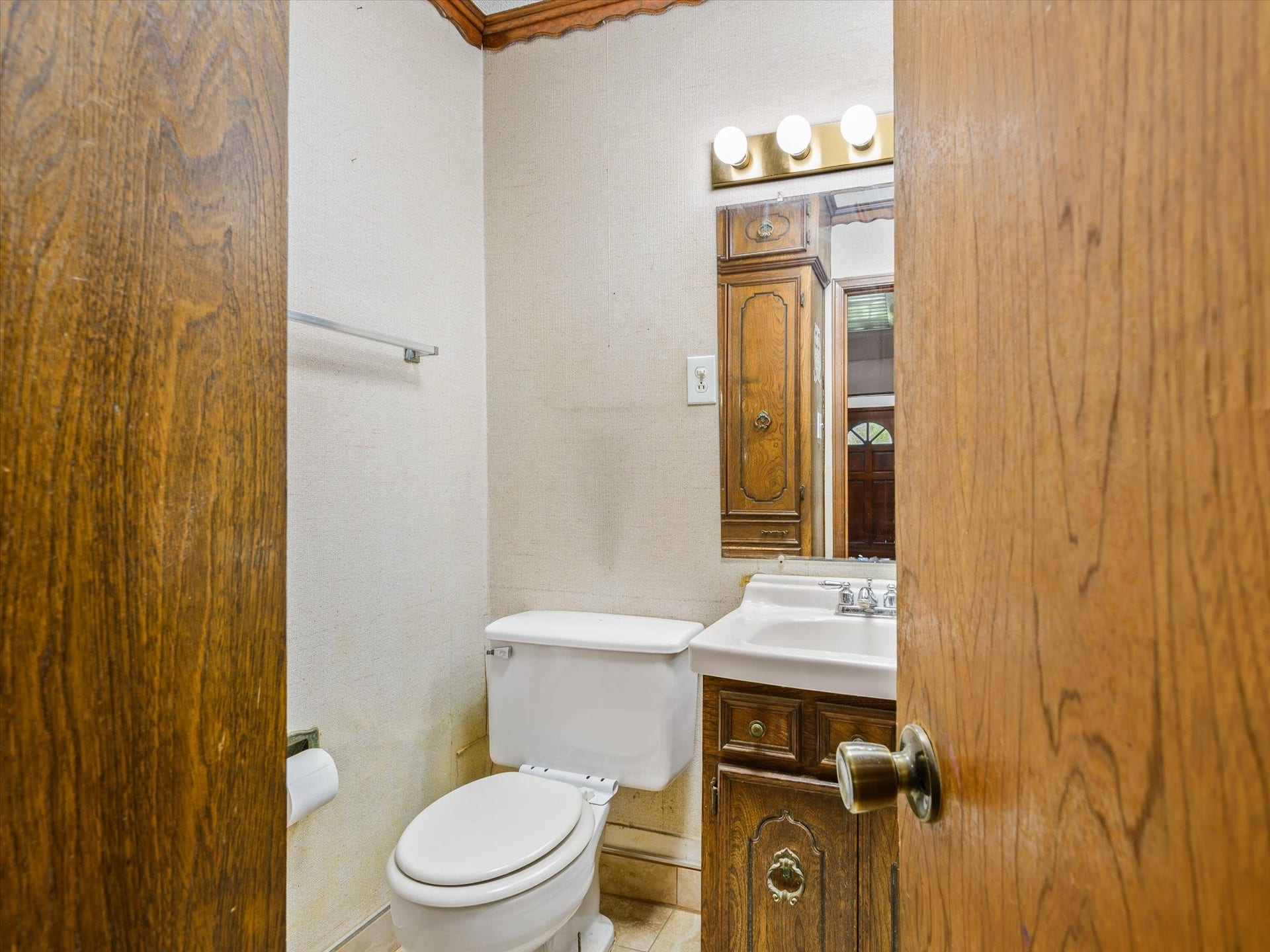 213 Highland Drive, Hitchcock, TX 77563 Primary bedroom