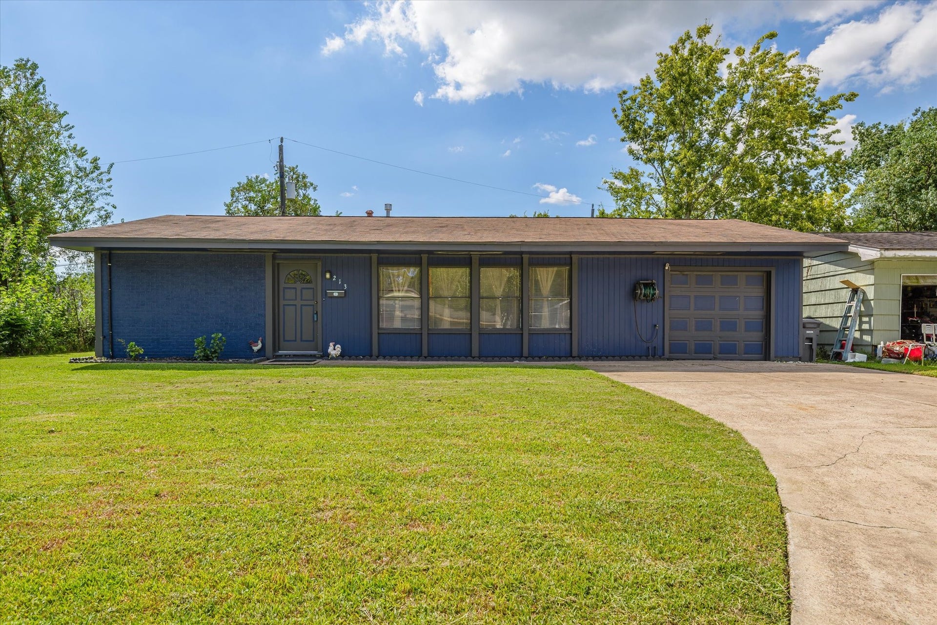 213 Highland Drive, Hitchcock, TX 77563 213 Highland Drive, Hitchcock, TX 77563