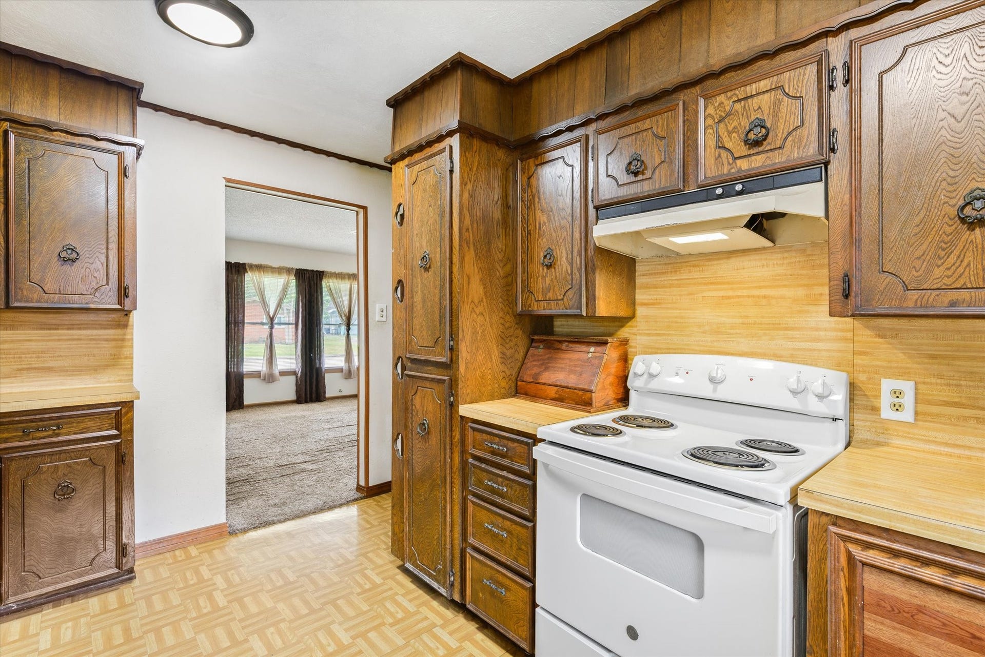 213 Highland Drive, Hitchcock, TX 77563 213 Highland Drive, Hitchcock, TX 77563