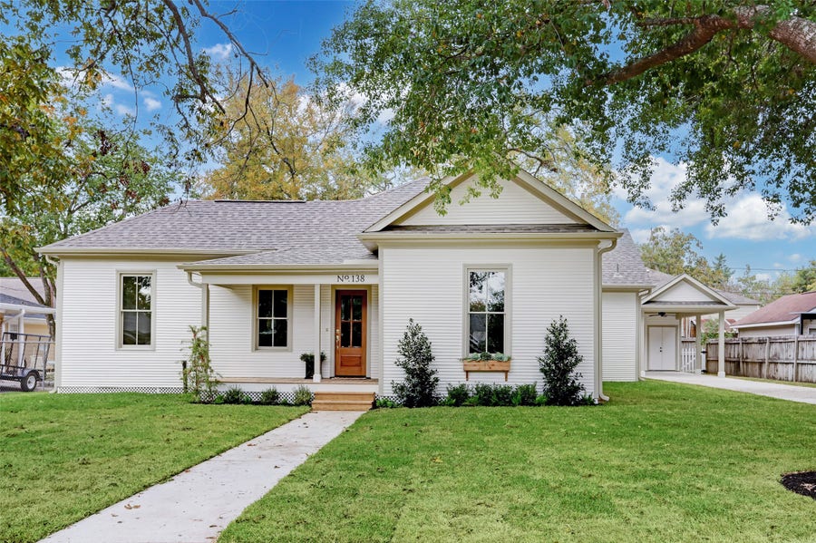 Property photo for 138 Lakeview Drive, Sugar Land, TX
