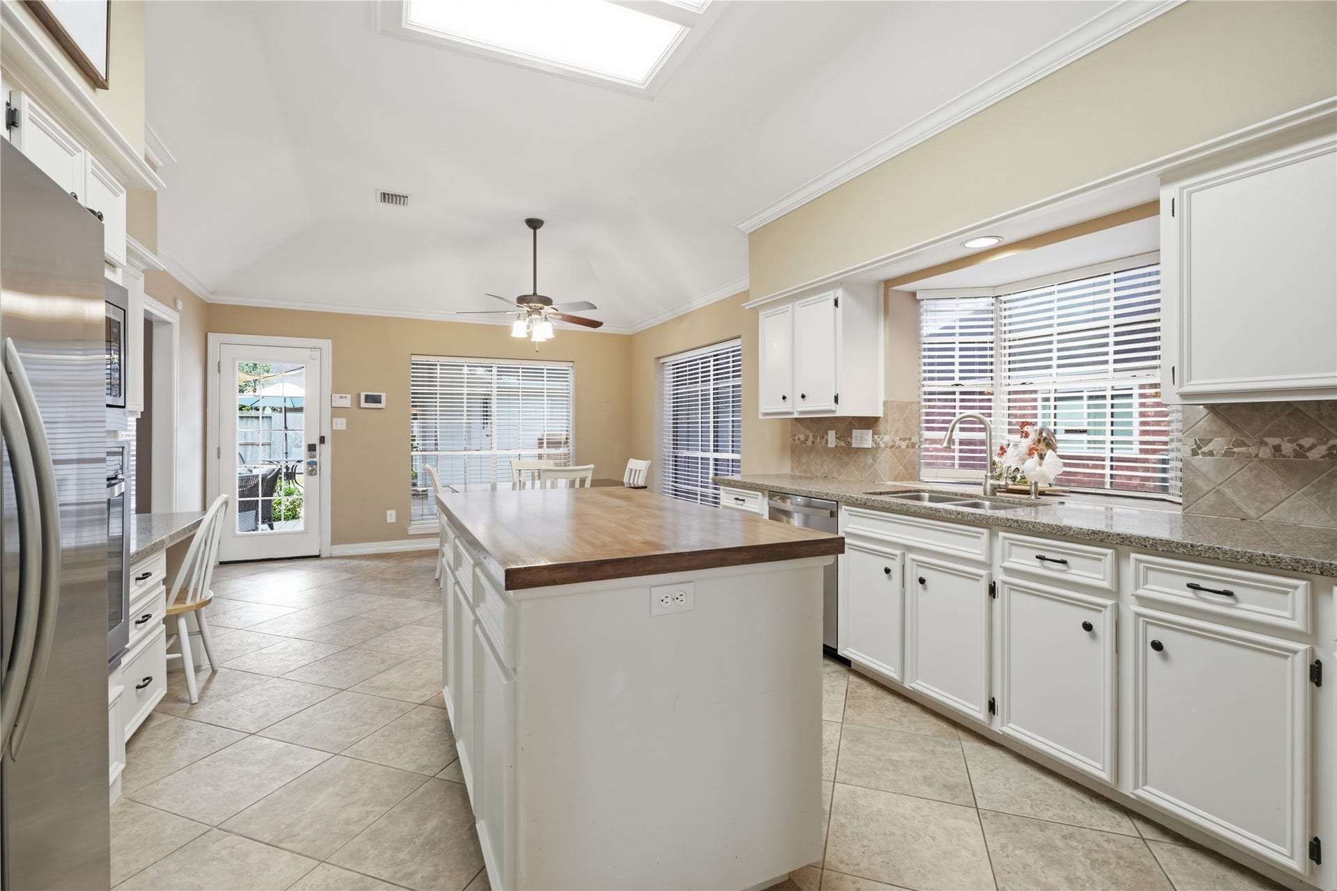 4010 Raven River Drive, Pasadena, TX 77059