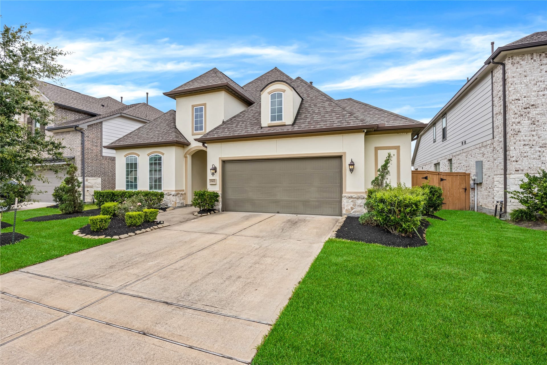 15811 Sunlit Falls Drive, Humble, TX 77346 15811 Sunlit Falls Drive, Humble, TX 77346