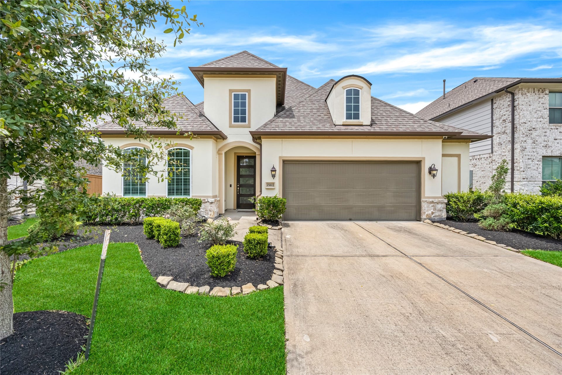 15811 Sunlit Falls Drive, Humble, TX 77346 15811 Sunlit Falls Drive, Humble, TX 77346
