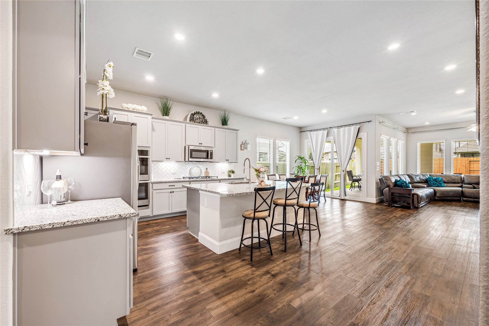 15811 Sunlit Falls Drive, Humble, TX 77346 15811 Sunlit Falls Drive, Humble, TX 77346