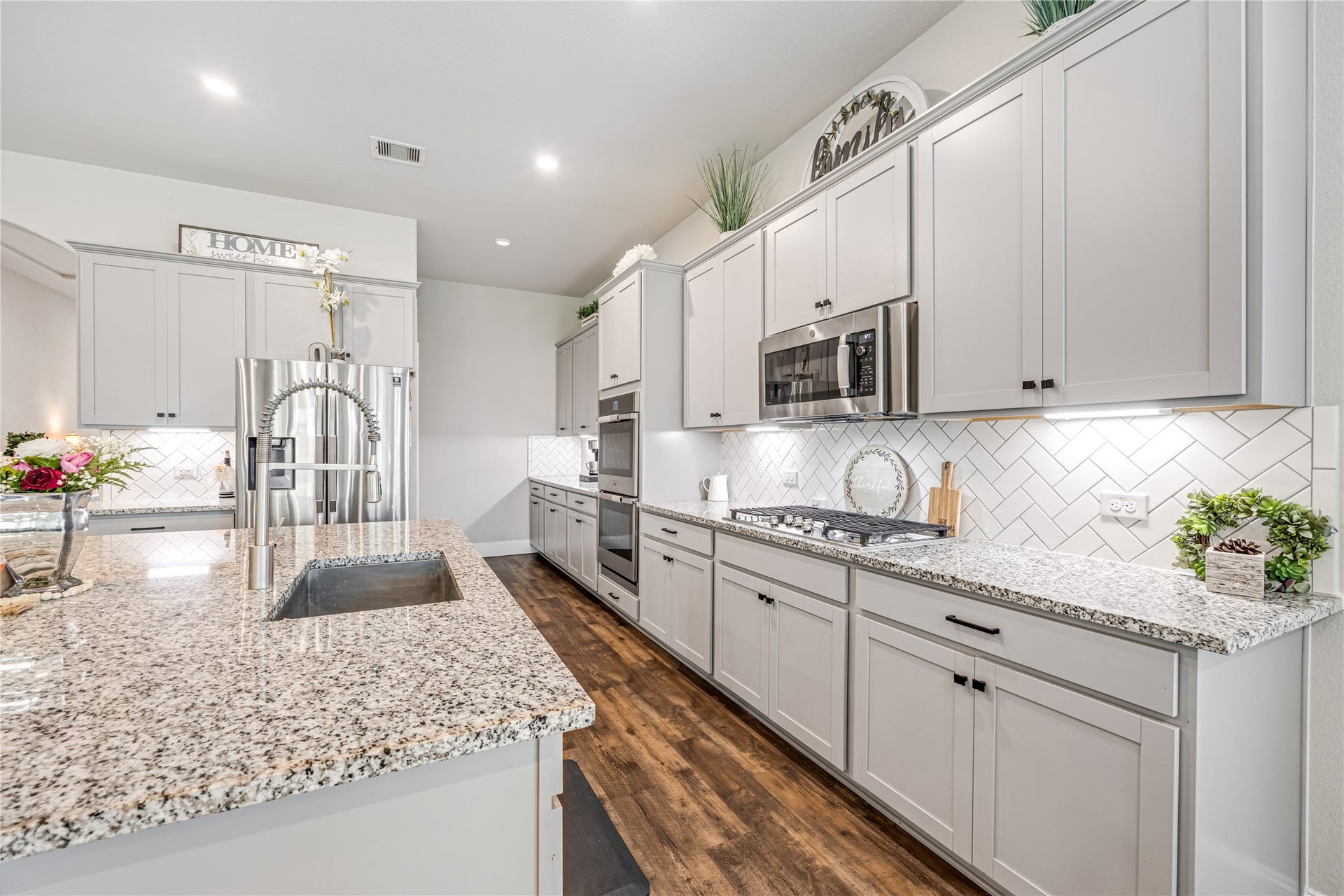 15811 Sunlit Falls Drive, Humble, TX 77346 15811 Sunlit Falls Drive, Humble, TX 77346