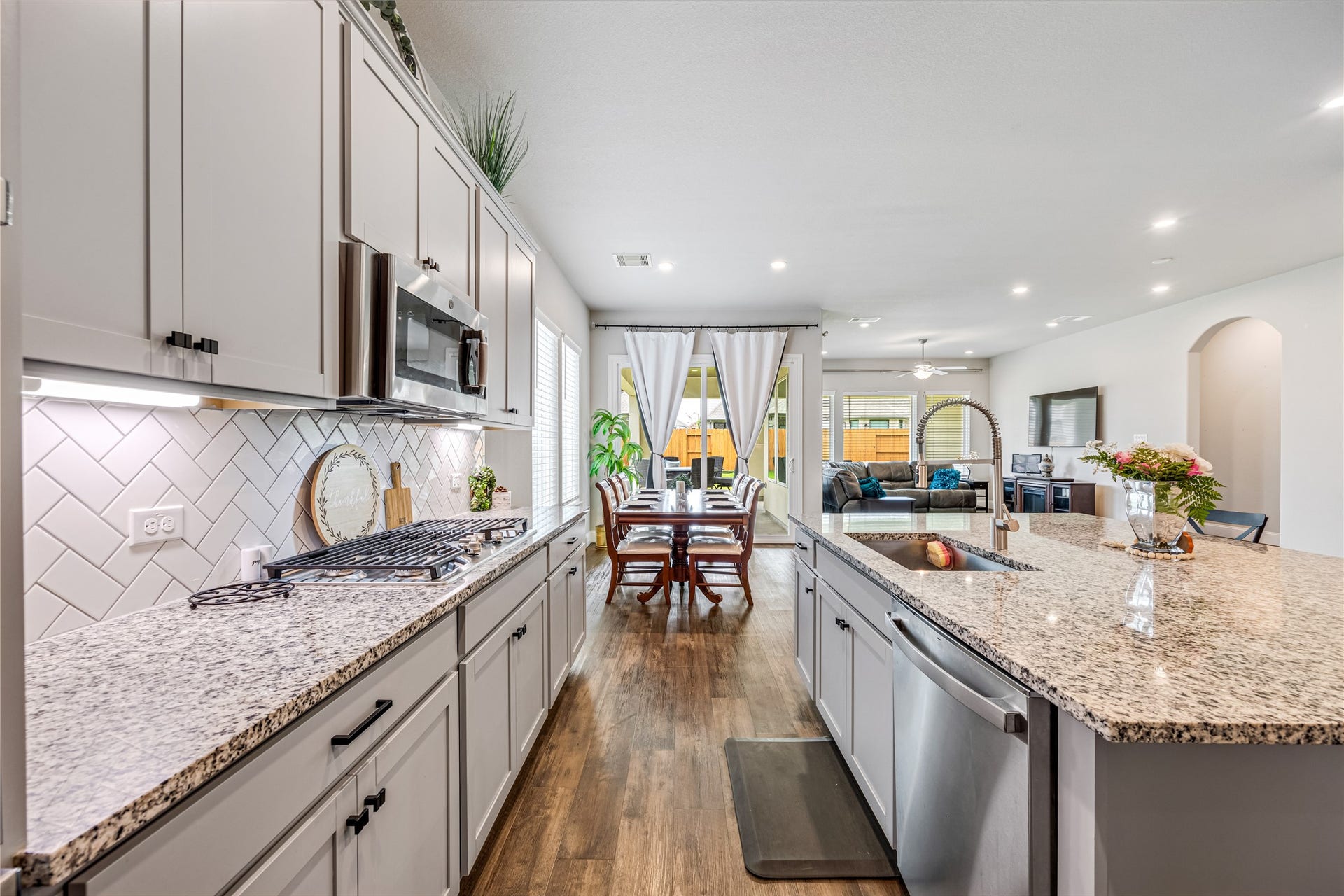 15811 Sunlit Falls Drive, Humble, TX 77346 15811 Sunlit Falls Drive, Humble, TX 77346
