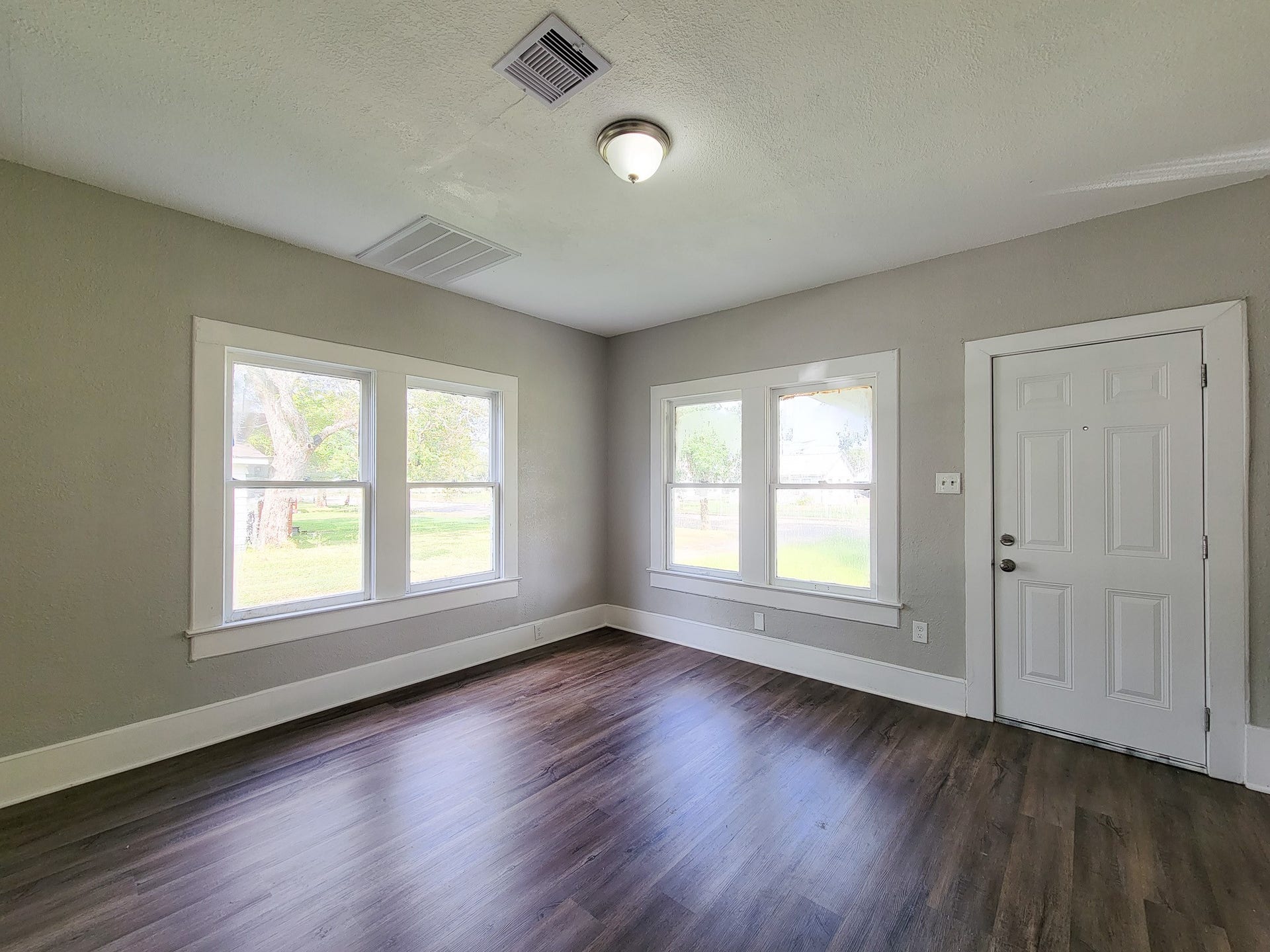 605 N Avenue A, Freeport, TX 77541