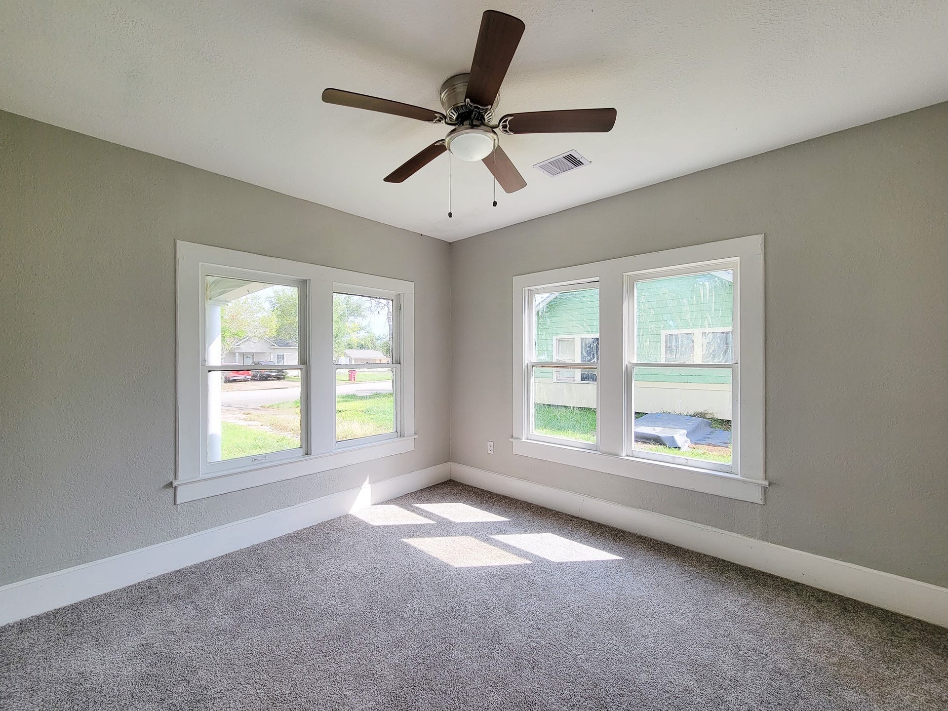605 N Avenue A, Freeport, TX 77541