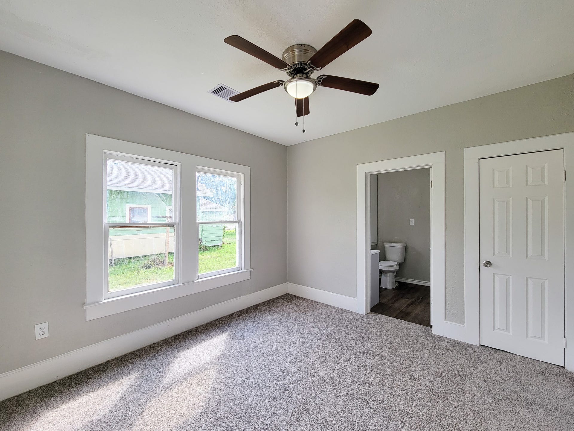 605 N Avenue A, Freeport, TX 77541